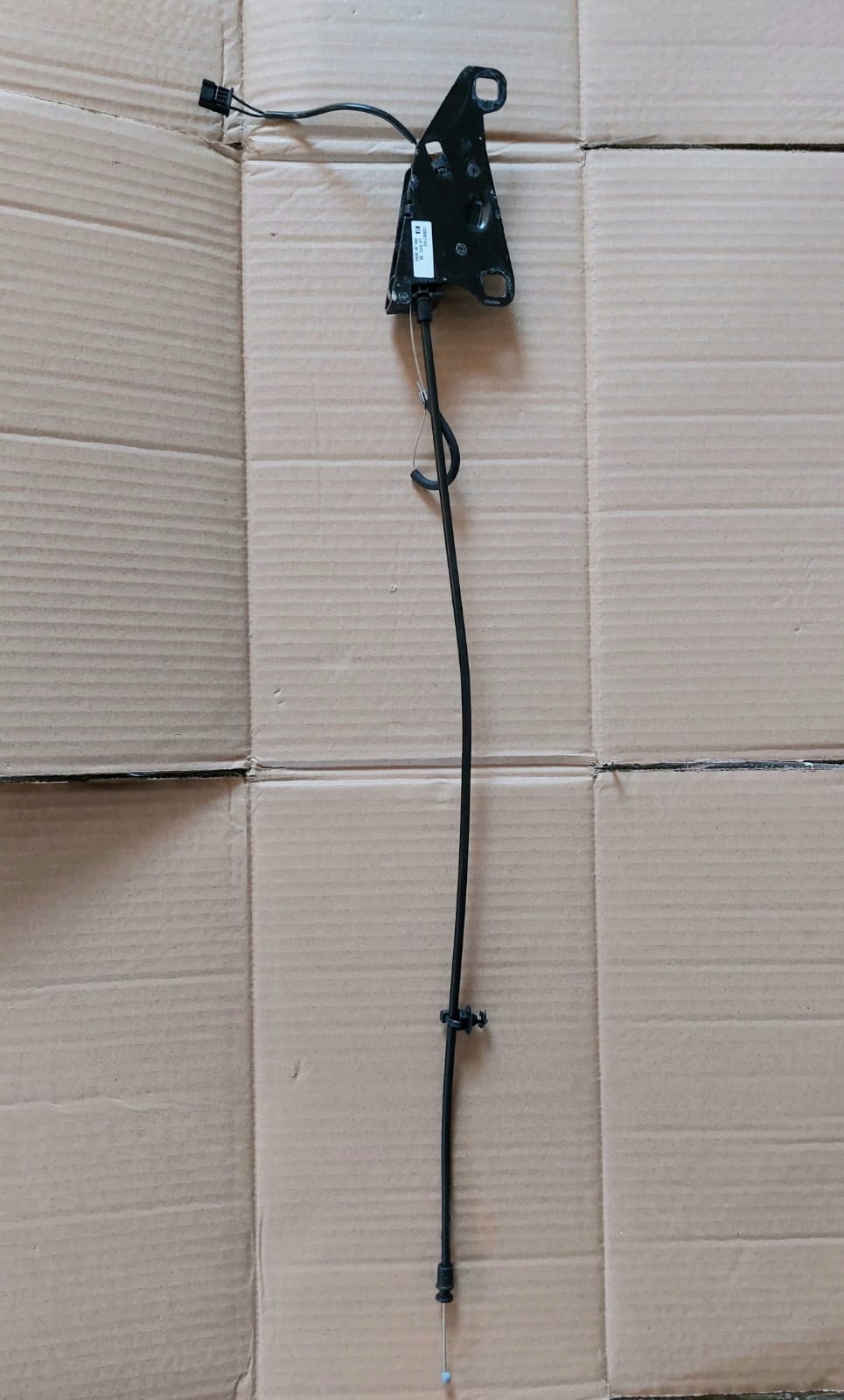 Zamek zawias klapy Opel Astra H CABRIO 133067102