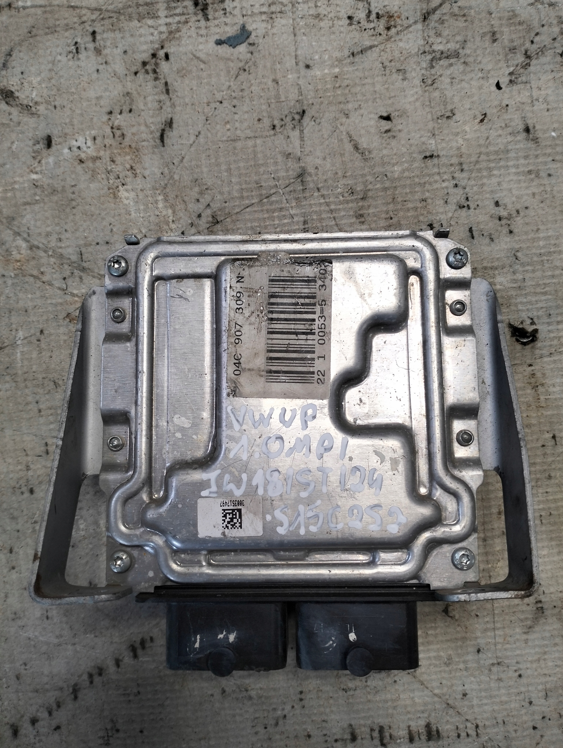 computer control unit of the engine VW UP 1.0 MPI OE 04C907309N