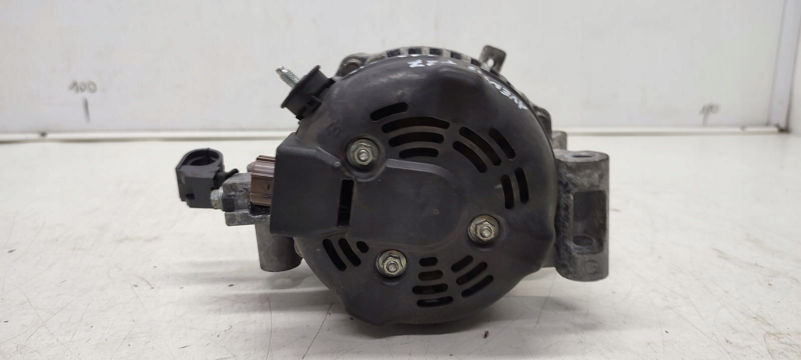 Alternator Toyota Avensis T27 2,2 D4D