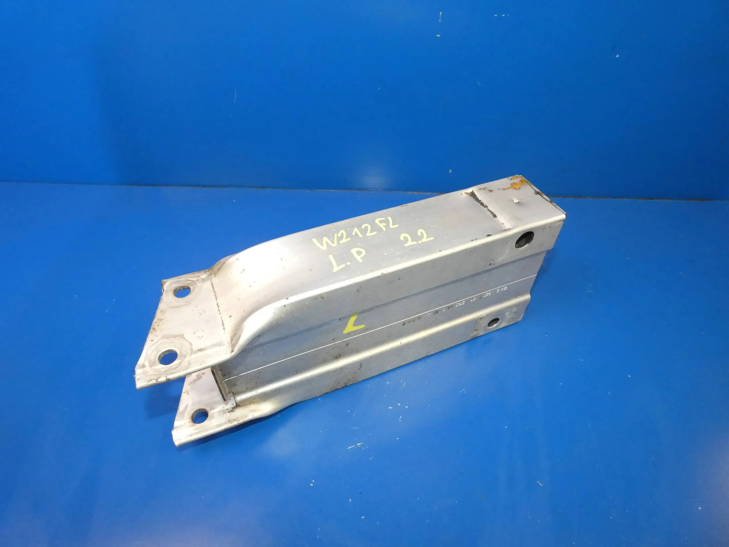 Mercedes E KLASA W212 beam tip sider left left front front
