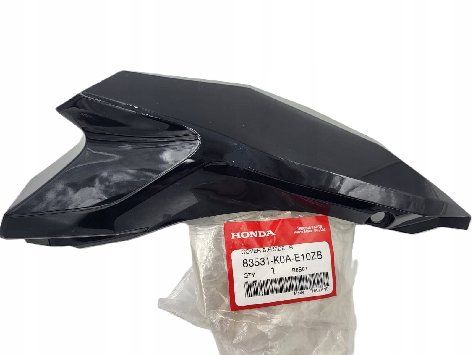 Honda Cb 300R CB300R krytka zadupka nová výplň pravá originál