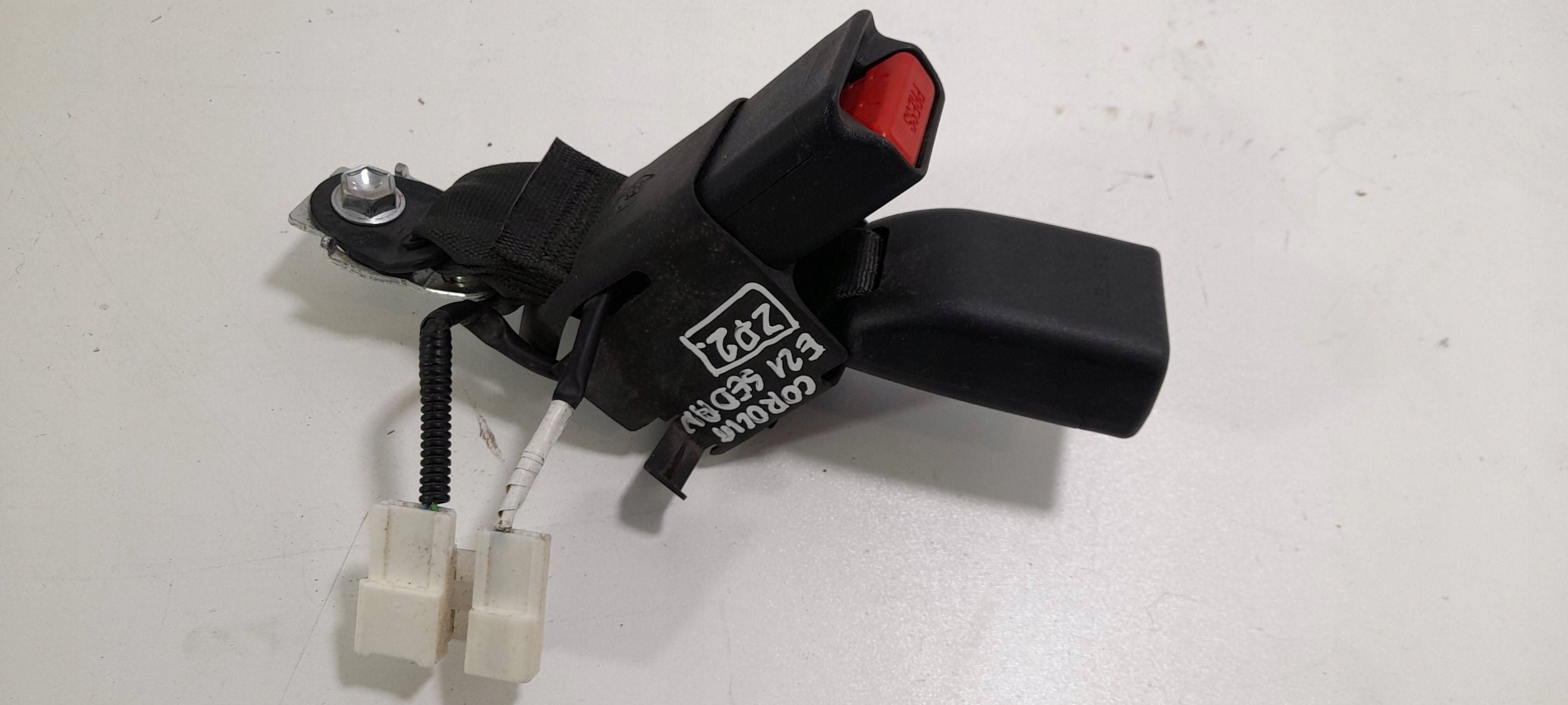 Toyota Corolla E21 Berline Fixation arbre ceintures sécurité Arrière (ZP2)