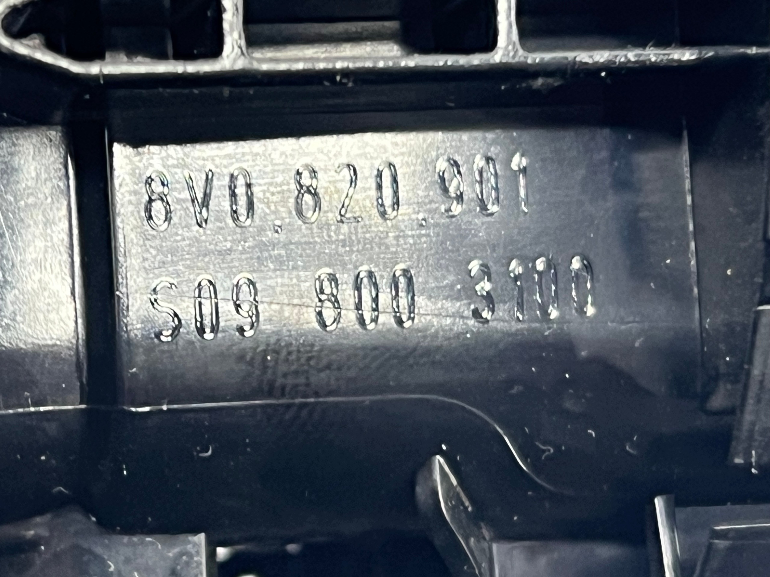 4X grid air conditioning devices of the dashboard consoles front front AUDI A3 8V 8V0820901