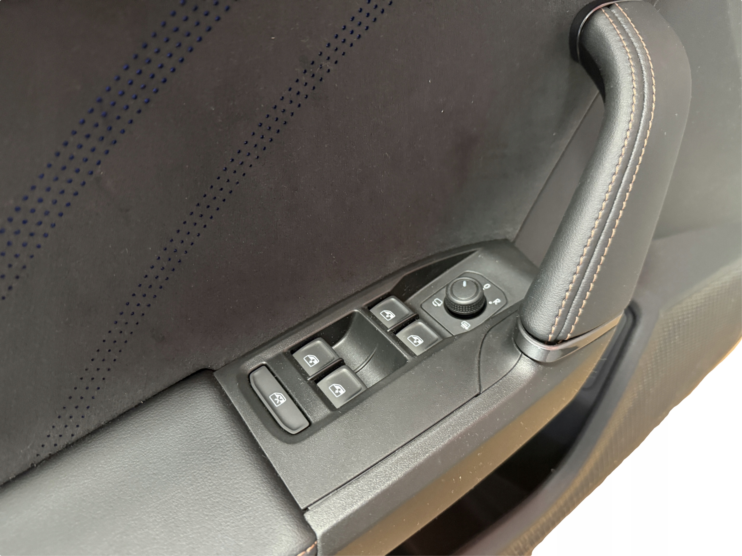CUPRA LEON IV 5FA side door left front AMBIENTE