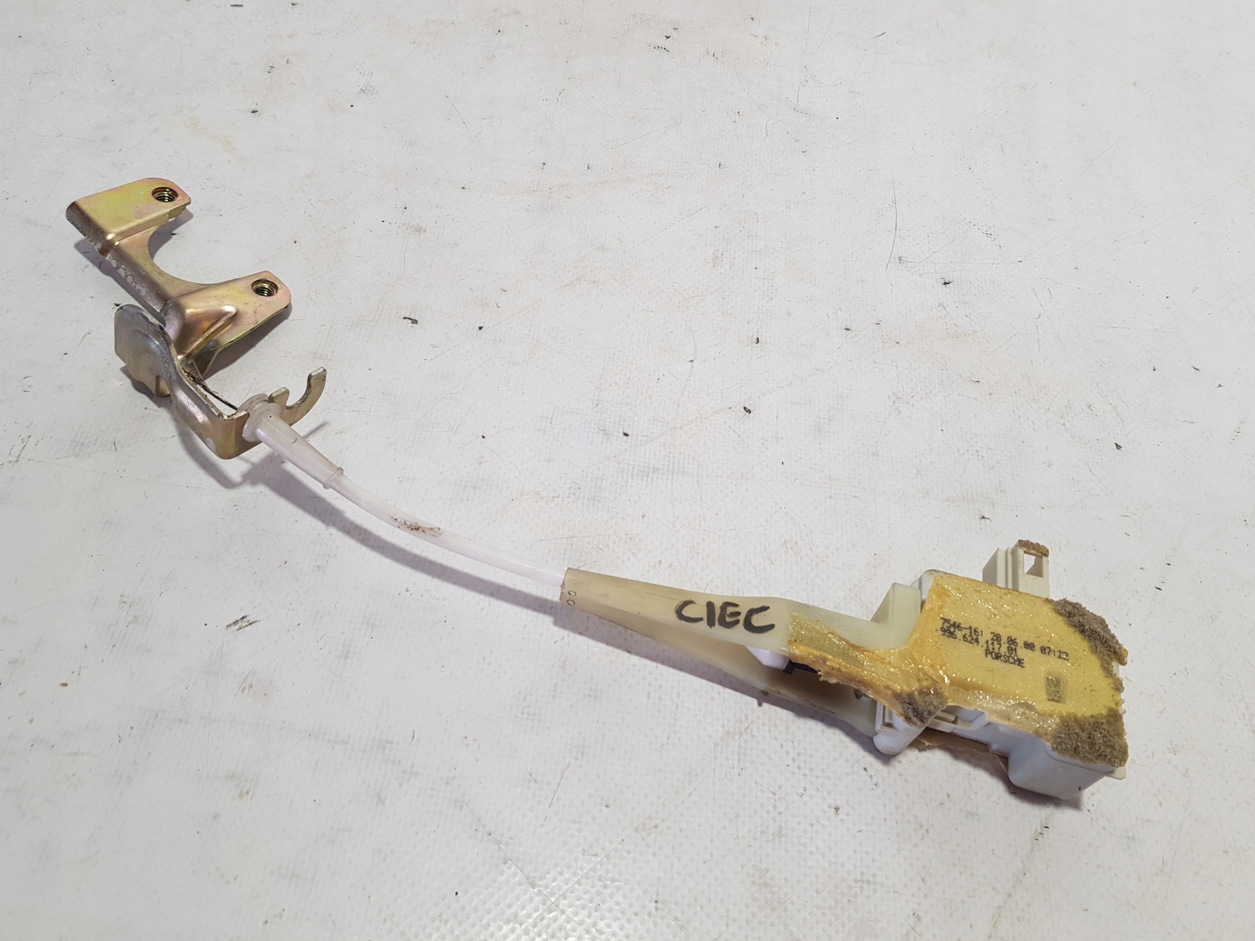 PORSCHE BOXSTER 986 dämpfer tueroeffner heckklappe 99662411701