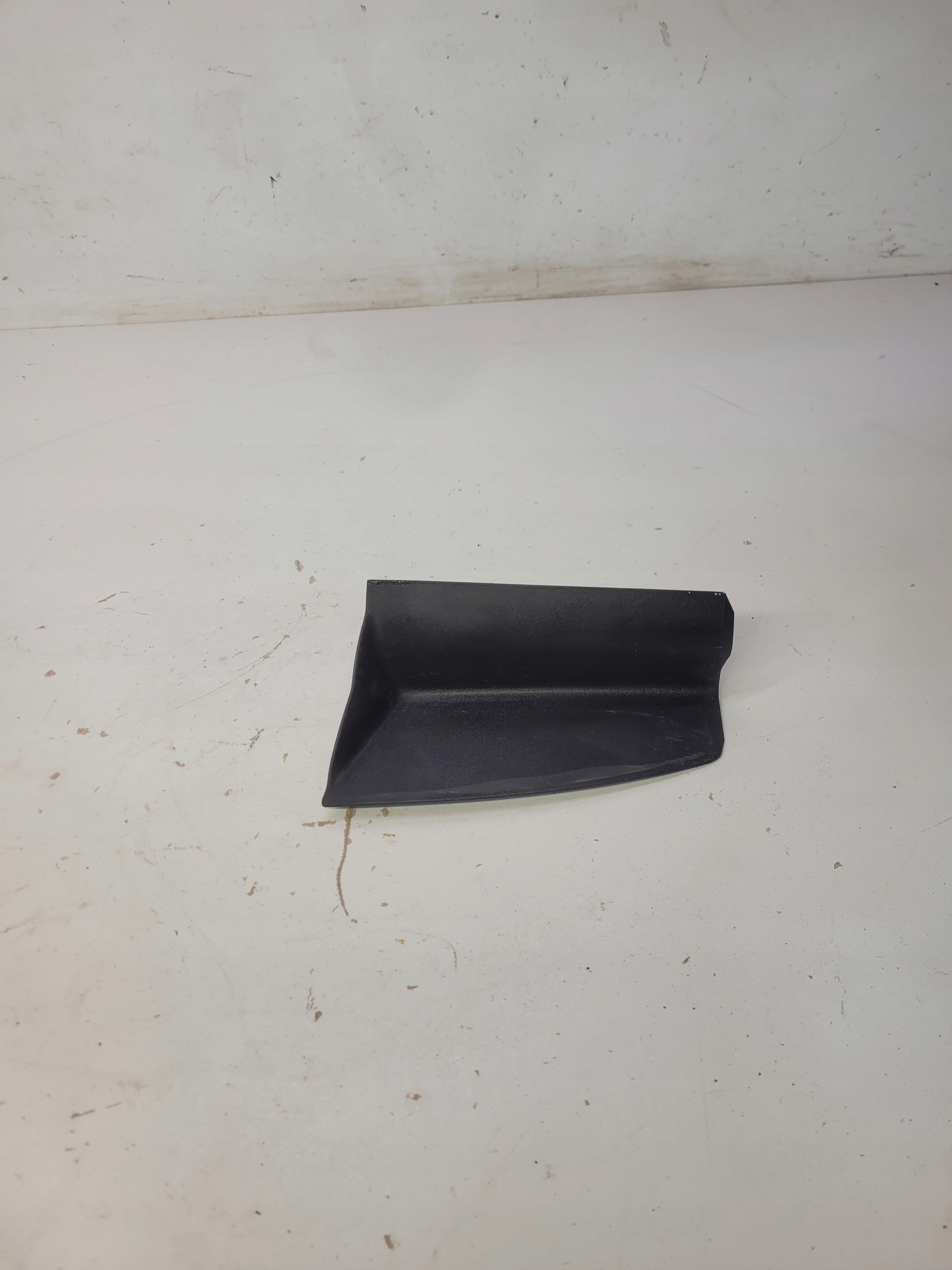 ZAŚLEPKA OSŁONA LAMPY PRAWA A8 D4 LONG 4H0941780C