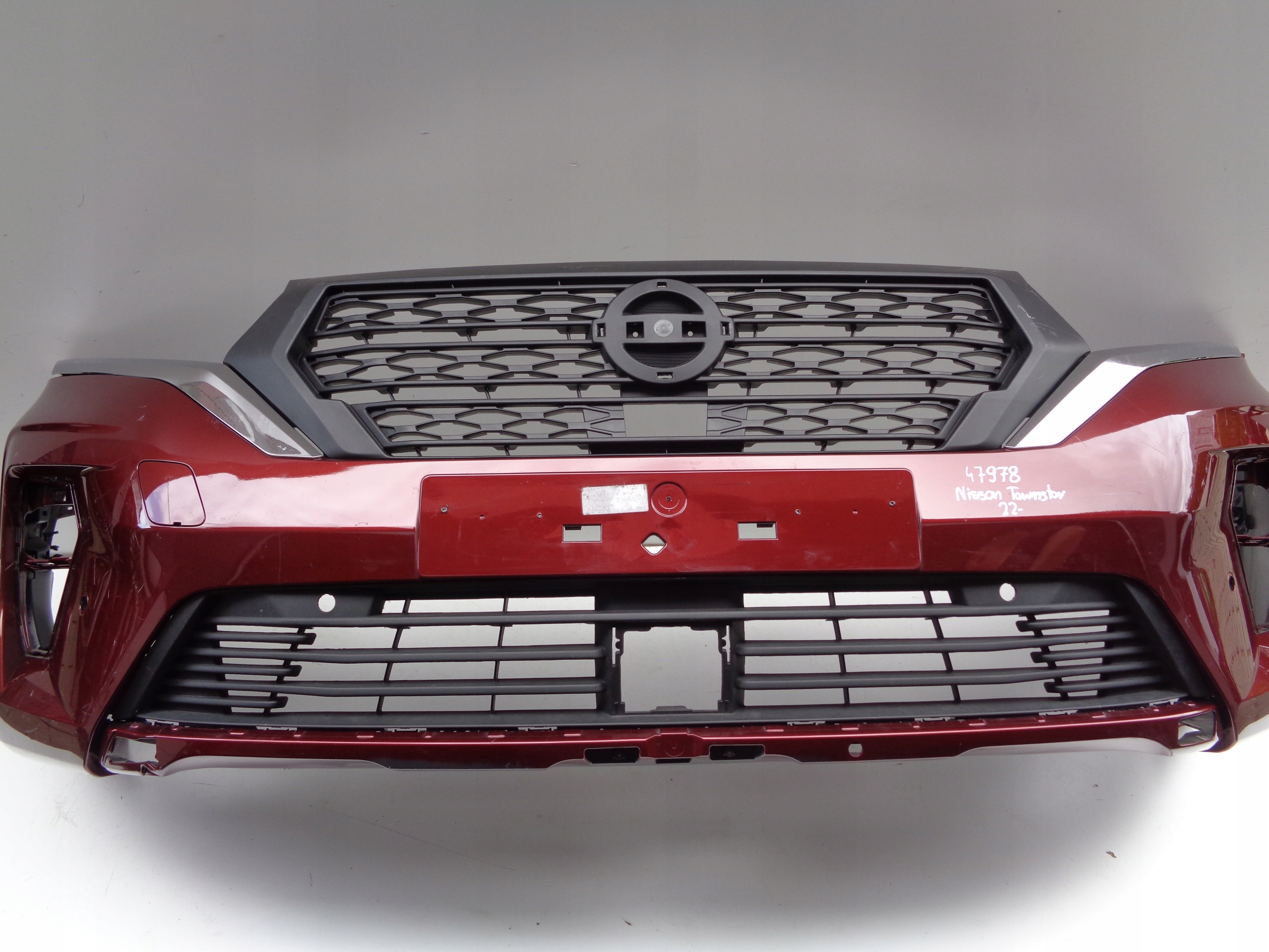 front bumper NISSAN TOWNSTAR 22- NR 47978