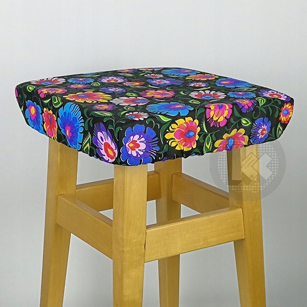 

Kwadratowa poduszka na taboret z kol.- kol.czarny