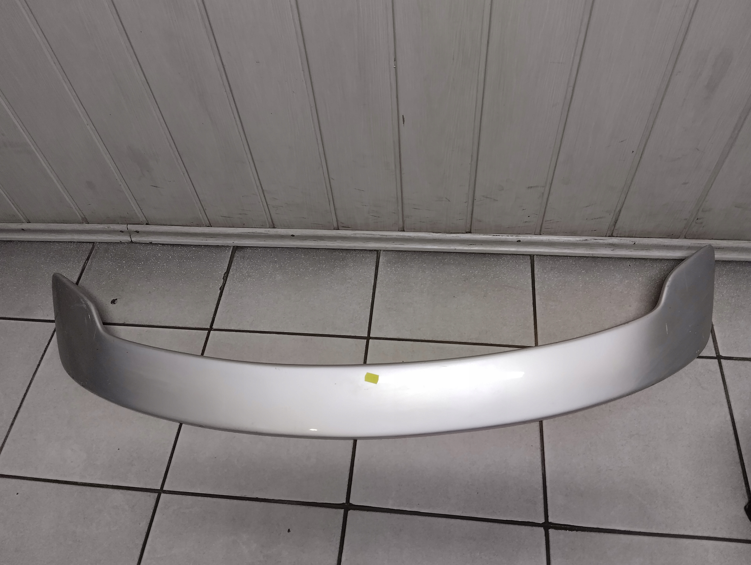 SPOJLER SPOILER TYLNY TYŁ MITSUBISHI CARISMA Numer katalogowy części hhhm