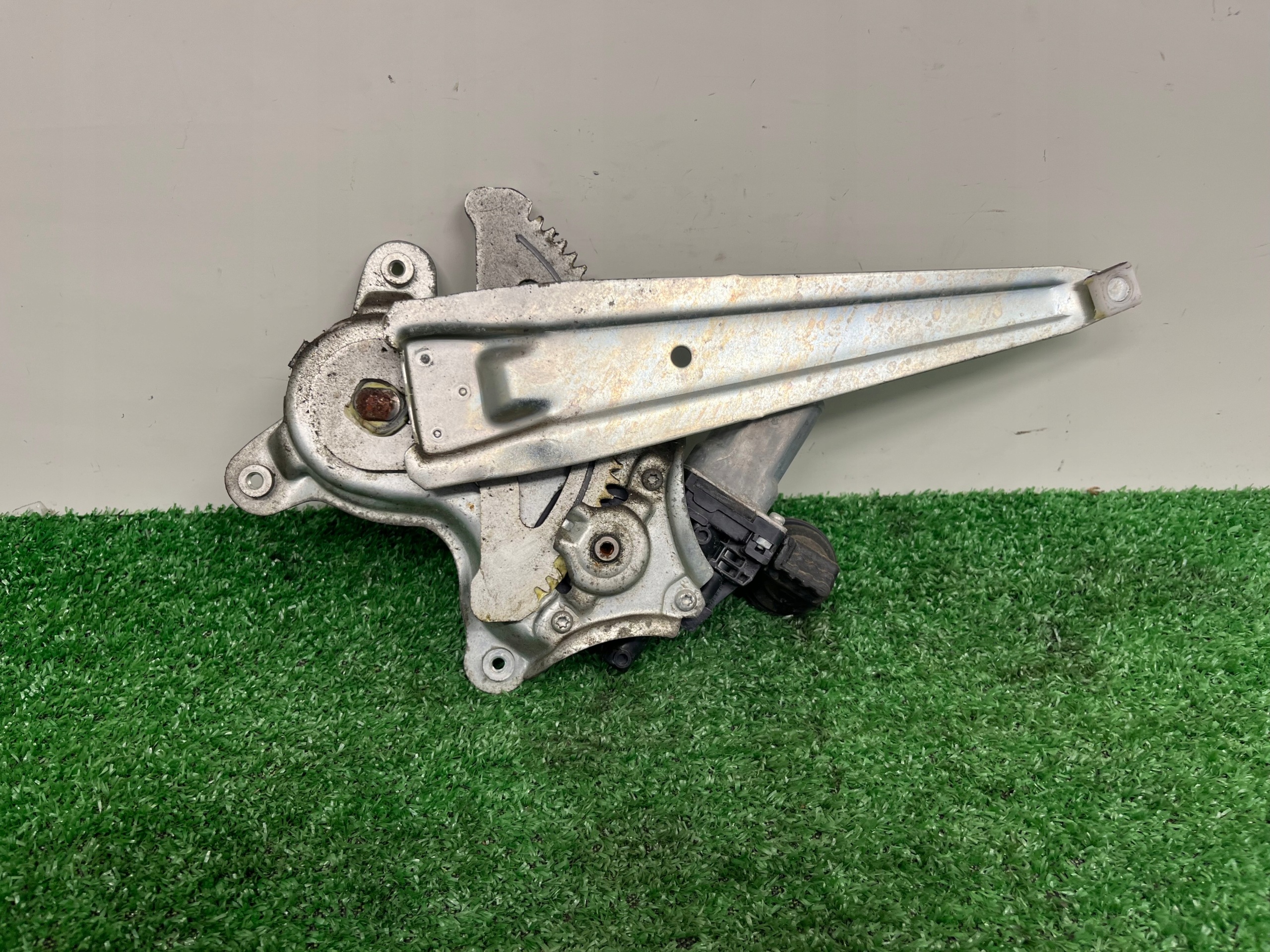 ELE mechanism windows left rear LEXUS IS 220D 85710-58010