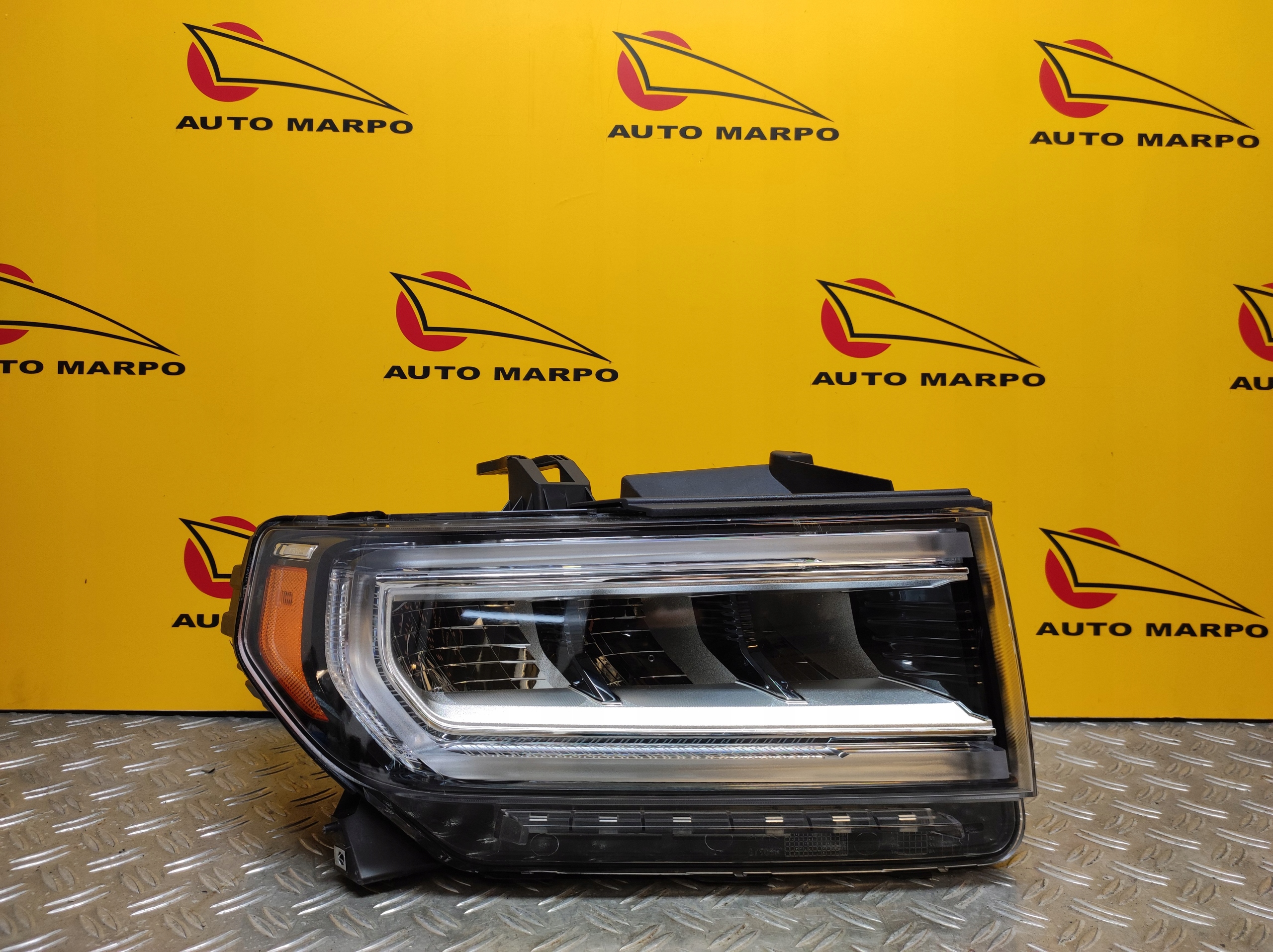 GMC ACADIA 2020 21- REFLEKTOR LAMPA FULL LED R USA Strona zabudowy prawa