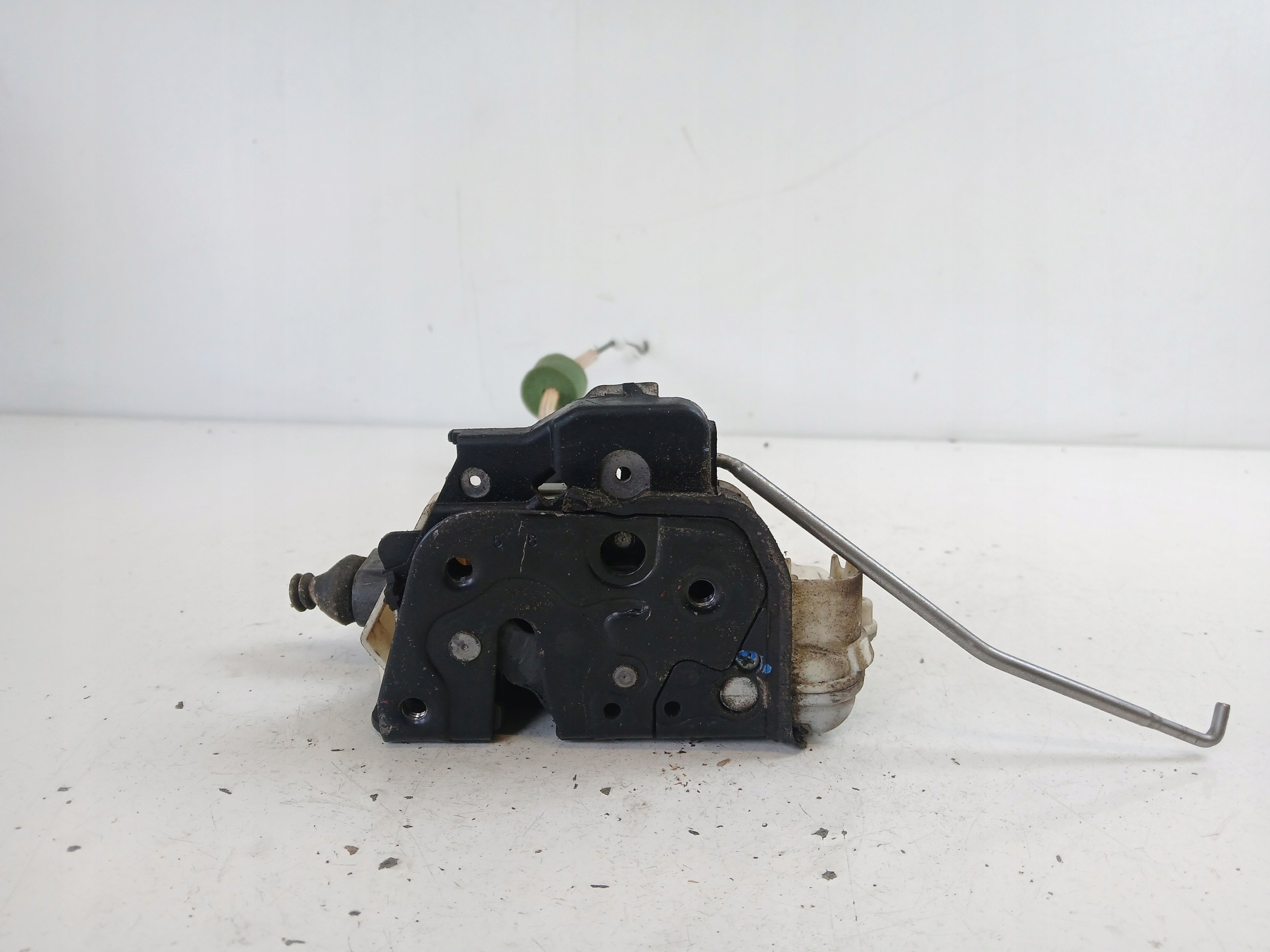 AUDI A6 C6 lock door left front