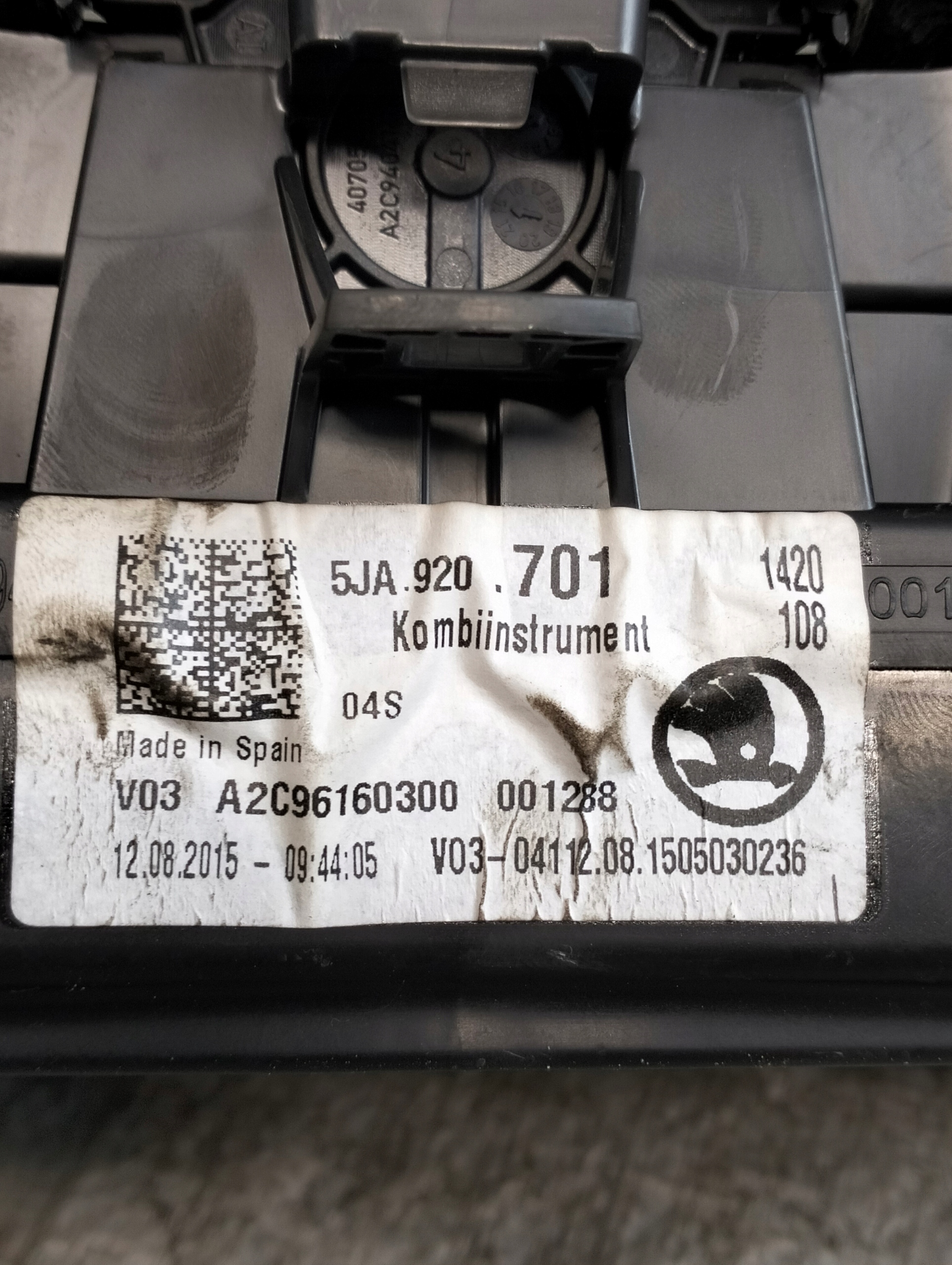 dials dials SKODA RAPID 1.4 D 2015r OE 5JA920701