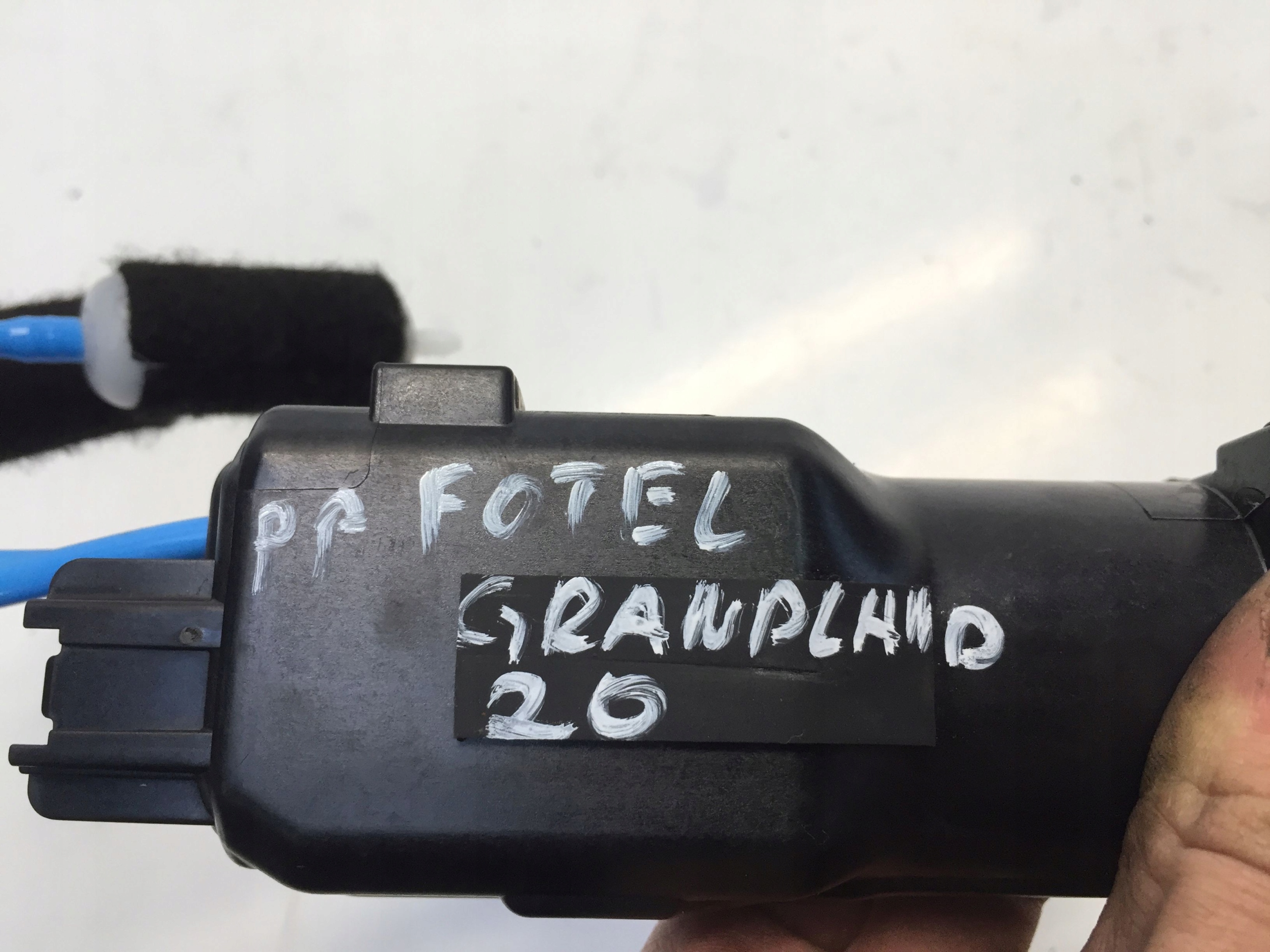 OPEL GRANDLAND X 2020 SILNICZEK POMPOWANIA FOTELA Quality of parts according to GVO O original with the vehicle manufacturer s logo OE