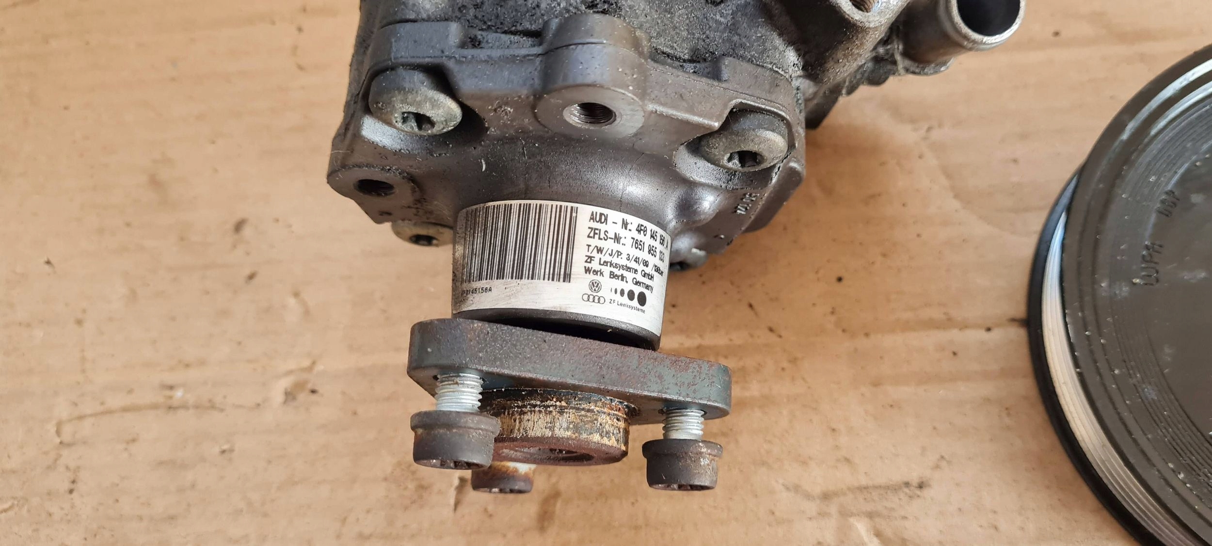 A6 C6 LIFT servo pump wheel 3.0 TDI 4F0145156A
