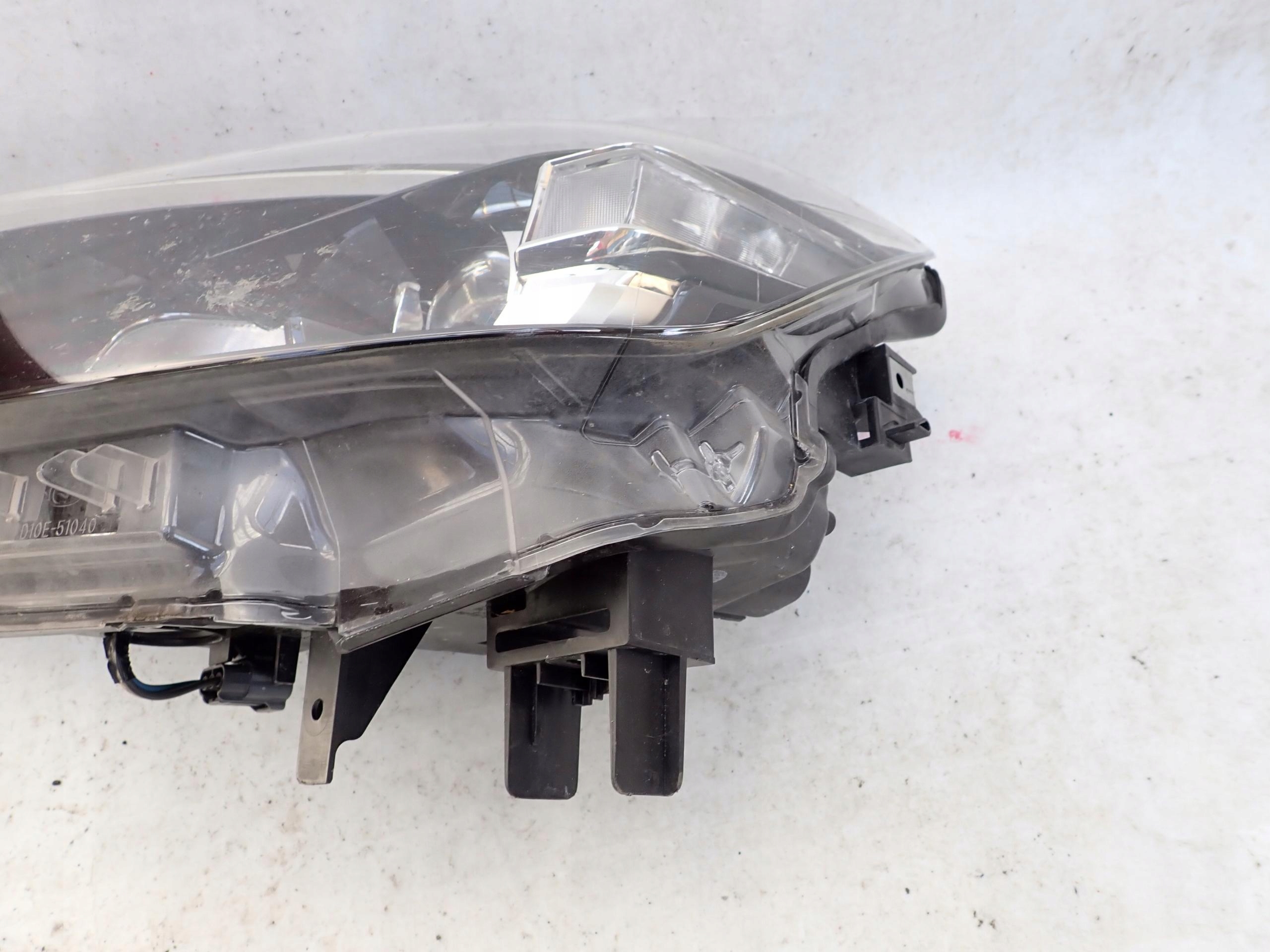 MAZDA CX-3 and 14- light left front front