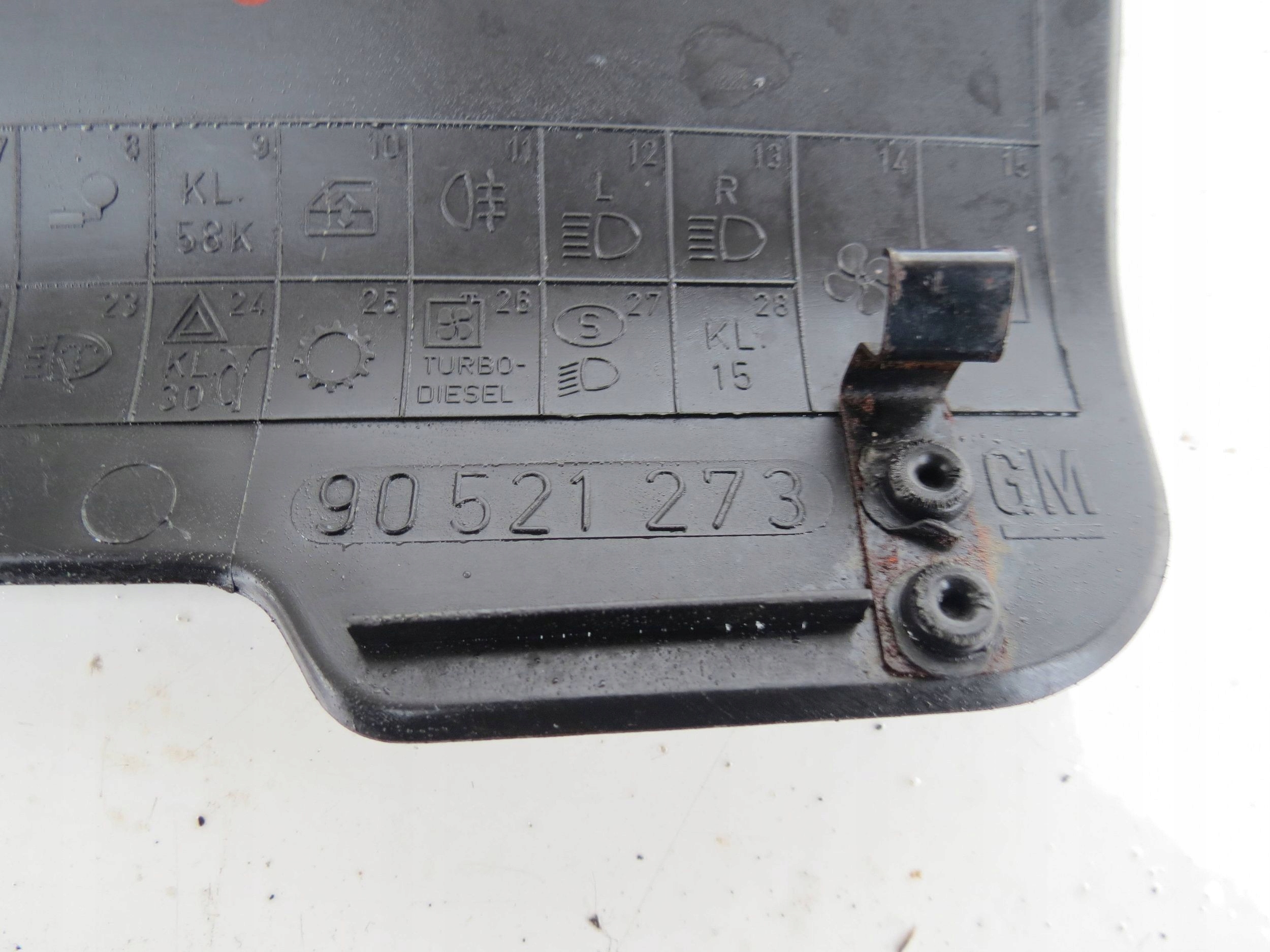 Blende Abdeckung der Sicherungen OPEL ASTRA 90521273