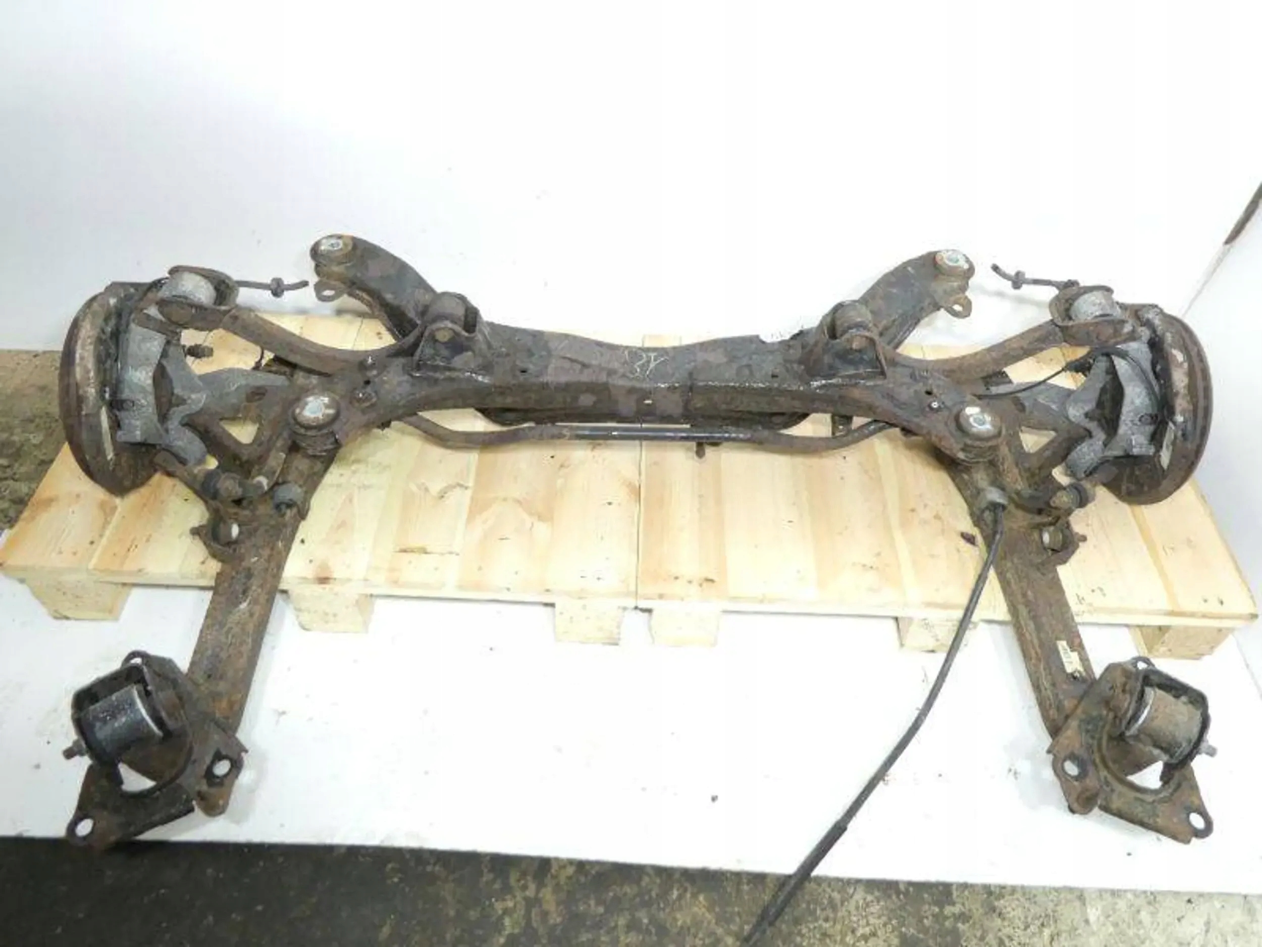 ALFA ROMEO BRERA 159 BELKA TYLNA TYL ZAWIESZENIE TYLNE TYŁ