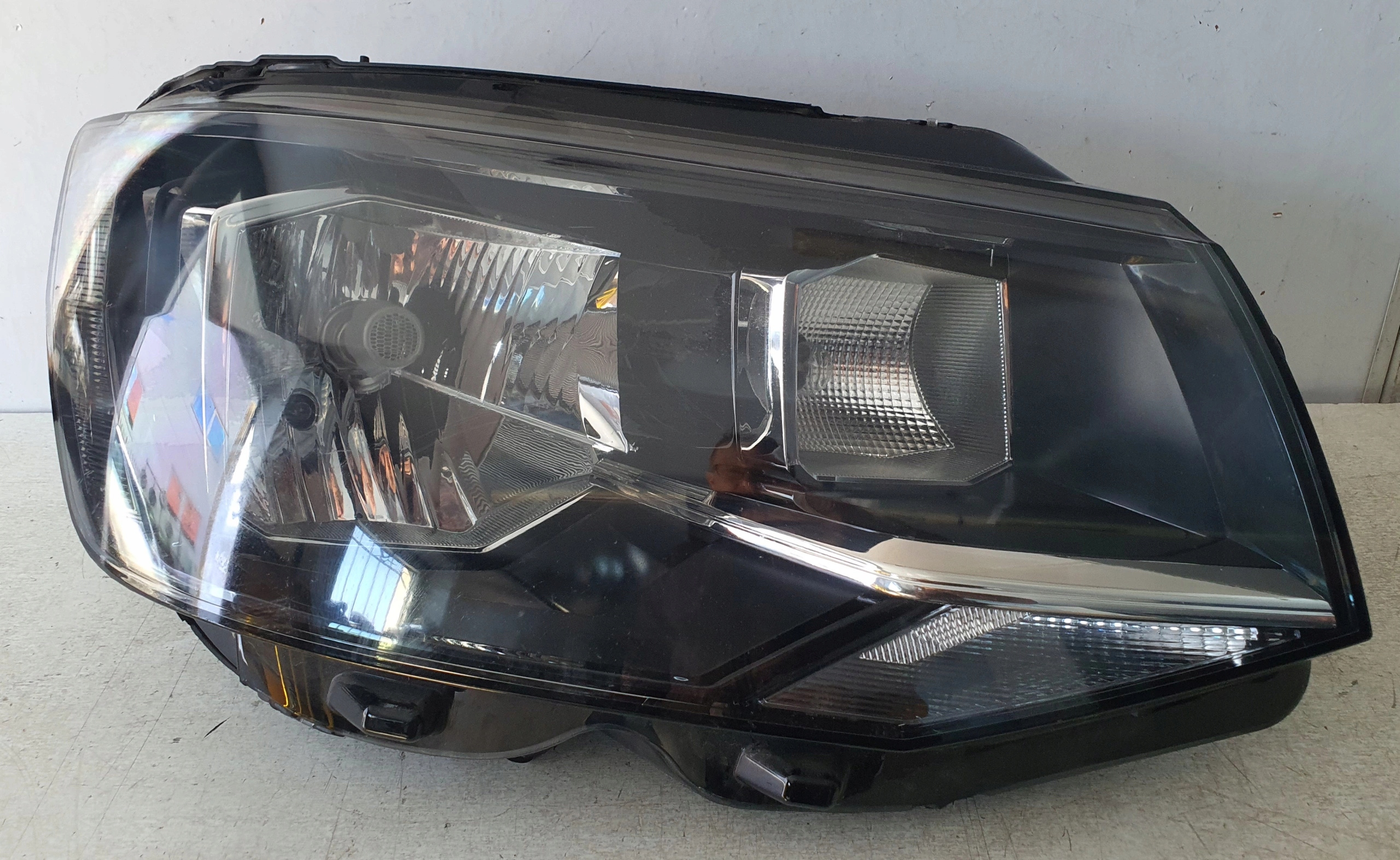 VW TRANSPORTER T6 15-19 PRZEDLIFT H7 light front right original 7E1941016AD