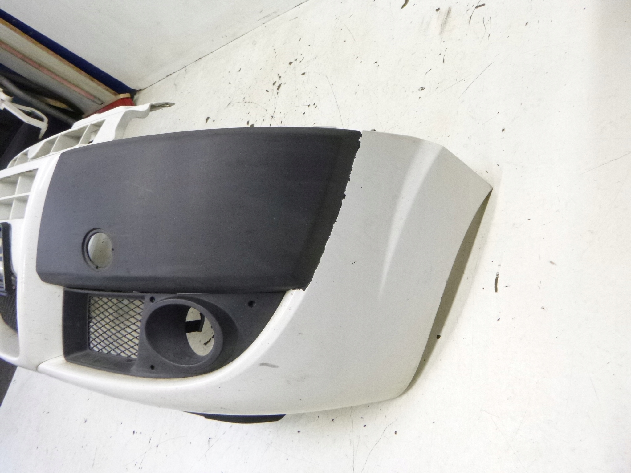 FRONTSTOSSSTANGE FIAT DOBLO LIFT MAXI 249 2008R
