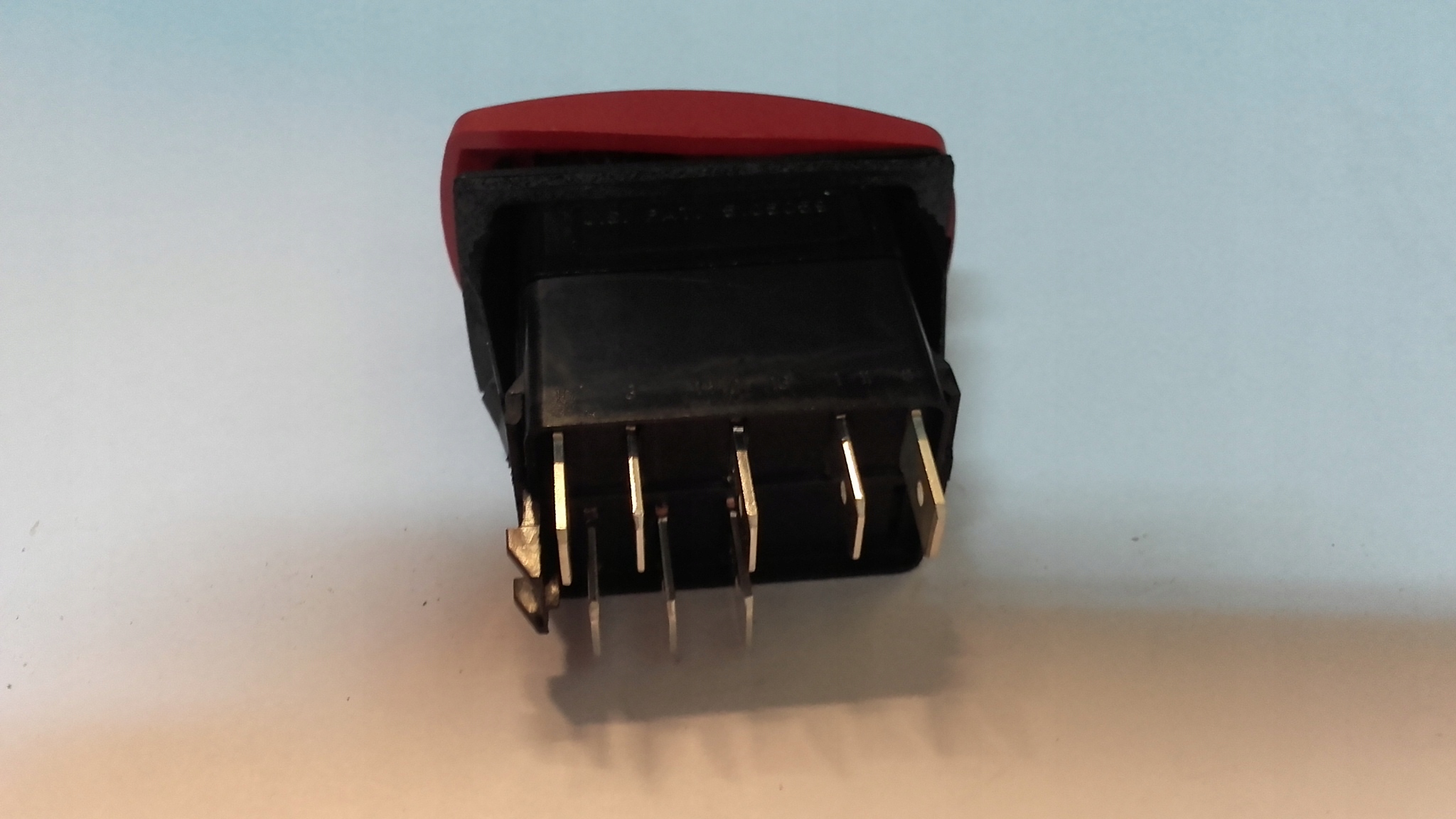 3067346 - CAT ПЕРЕКЛЮЧАТЕЛЬ КЛЮЧ. АВАРИЙНЫЕ ОГНИ ЛЮБЛИН