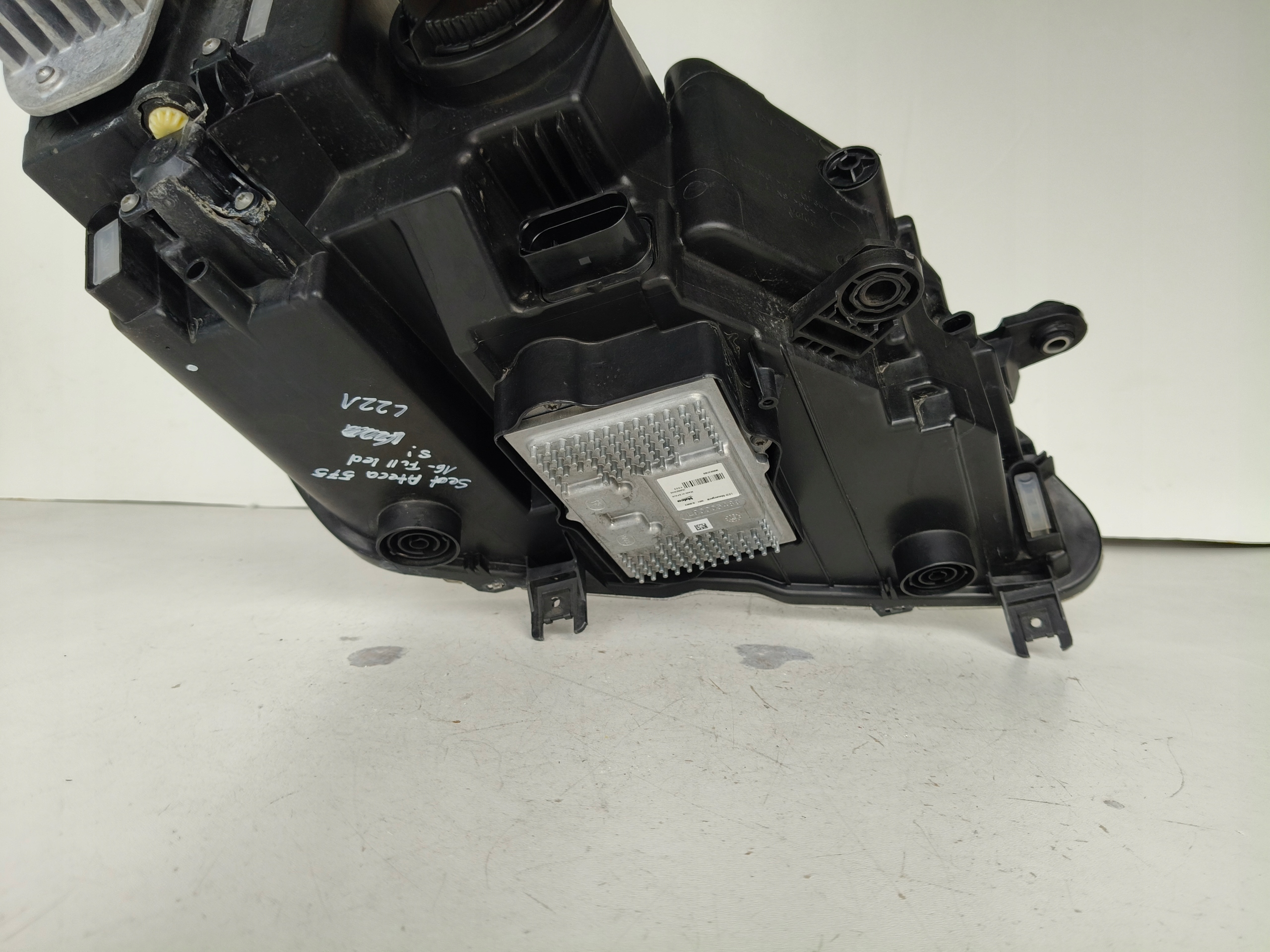 light left REFLEKTOR SEAT ATECA 575 16- FULL LED