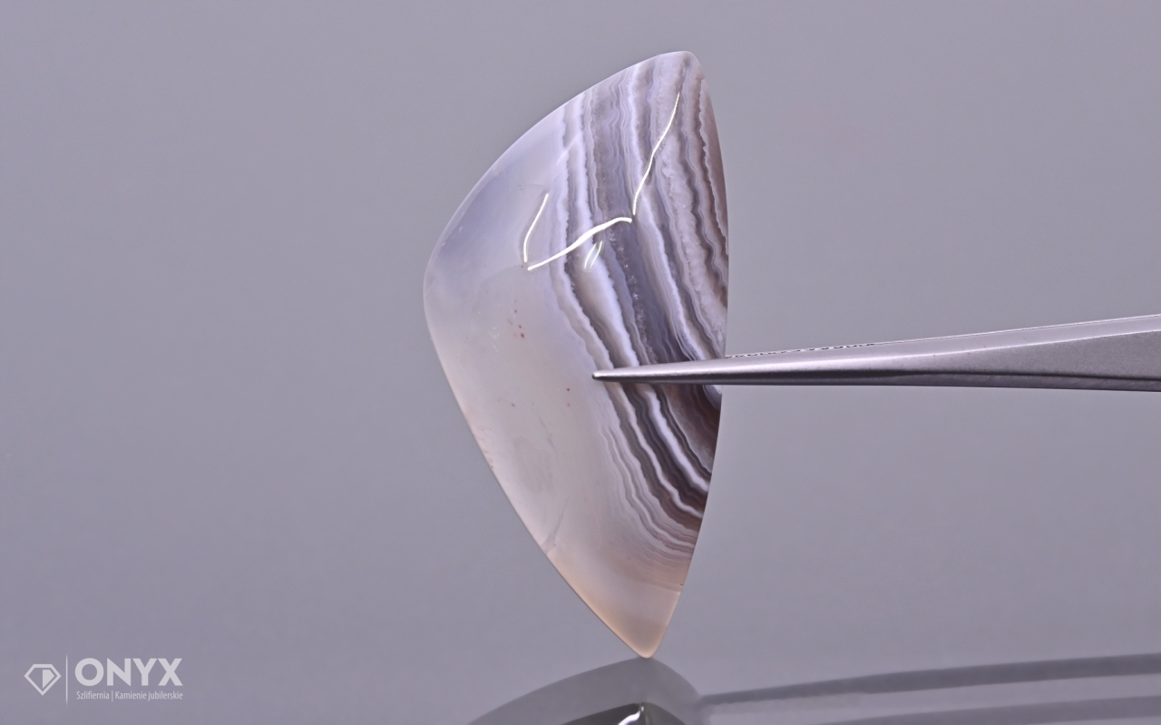 Achát Botswana kabošon nepravidelný 39x19,5 mm