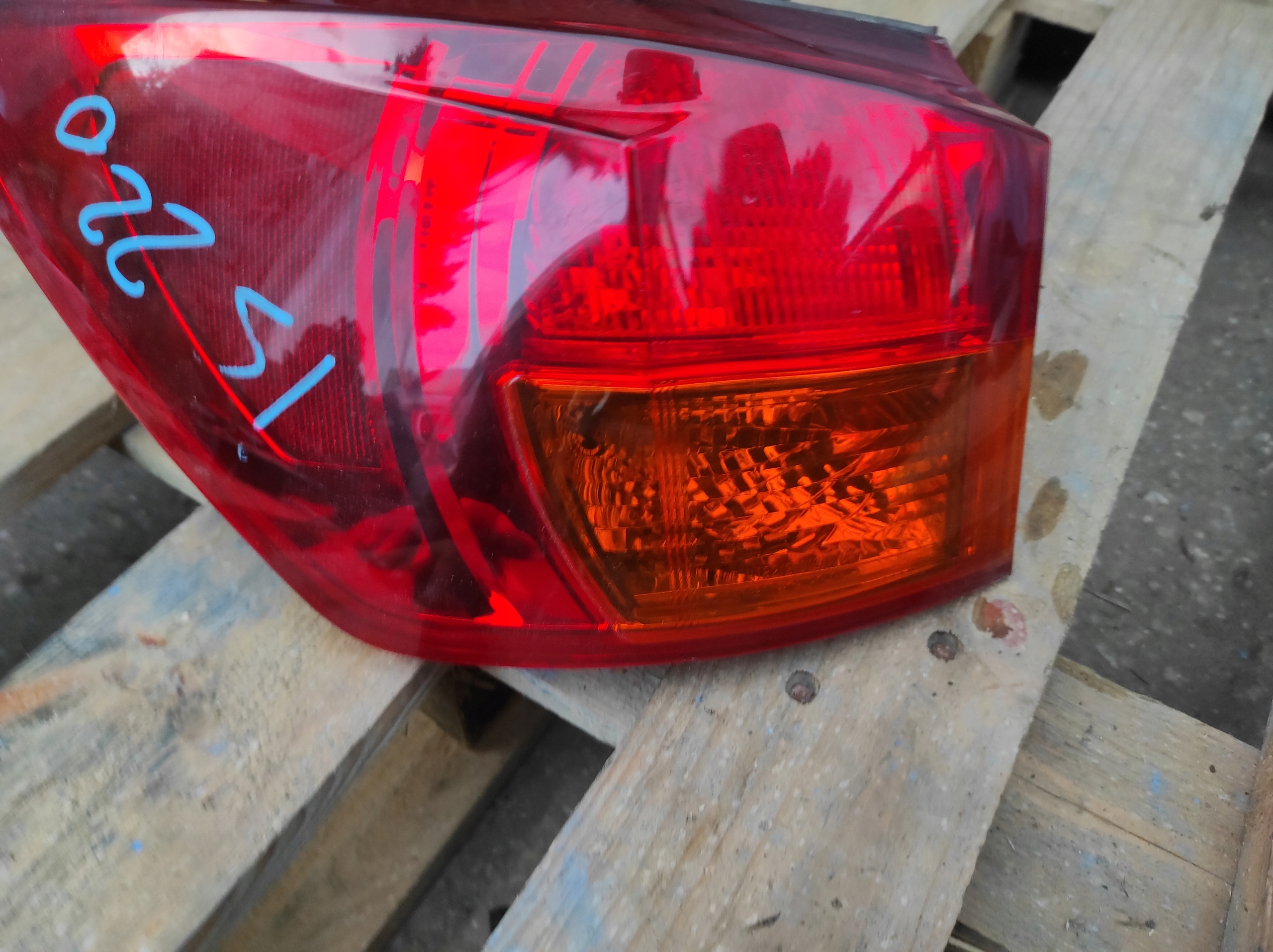 LEXUS IS IS220 IS250 ISF light rear left