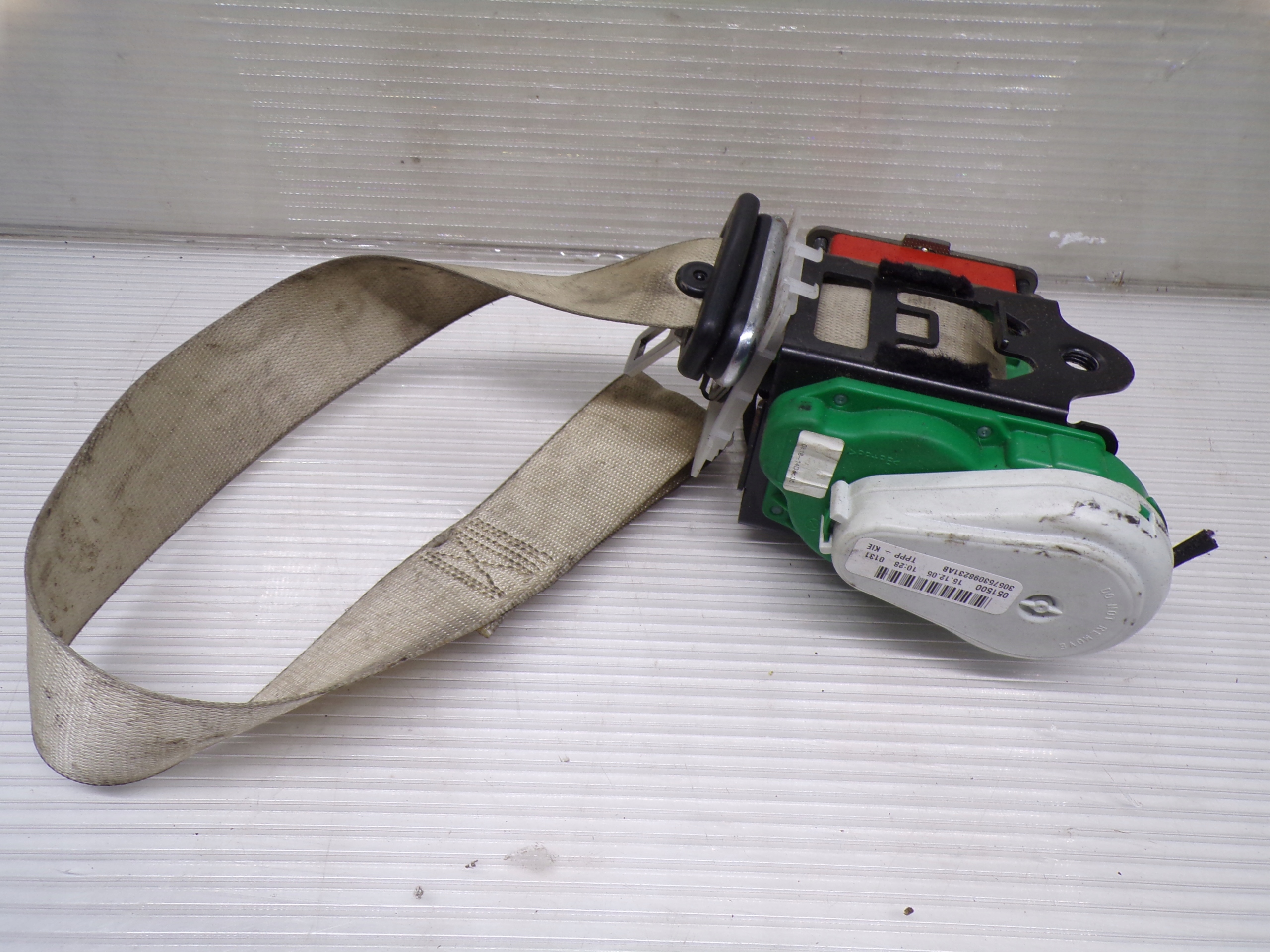 Ремень безопасности левый передний MERCEDES W209 CLK