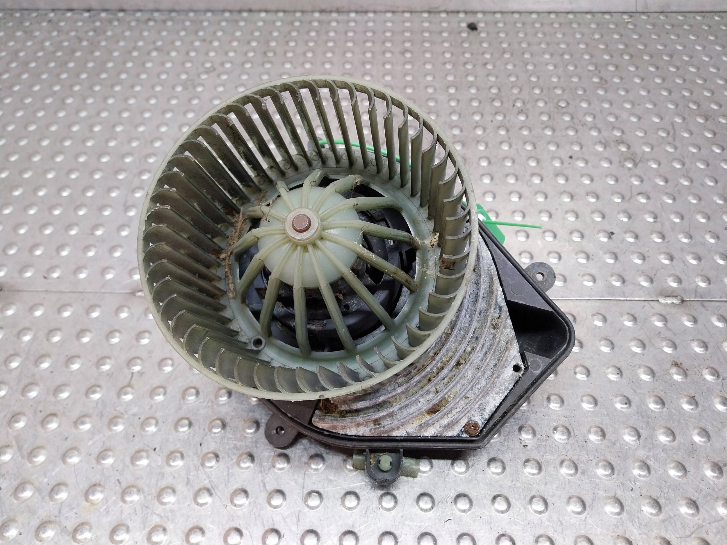 tOPENÍ ventilátor klími 8D1820021 VW PASSAT B5 SUPERB a AUDI A4 B5