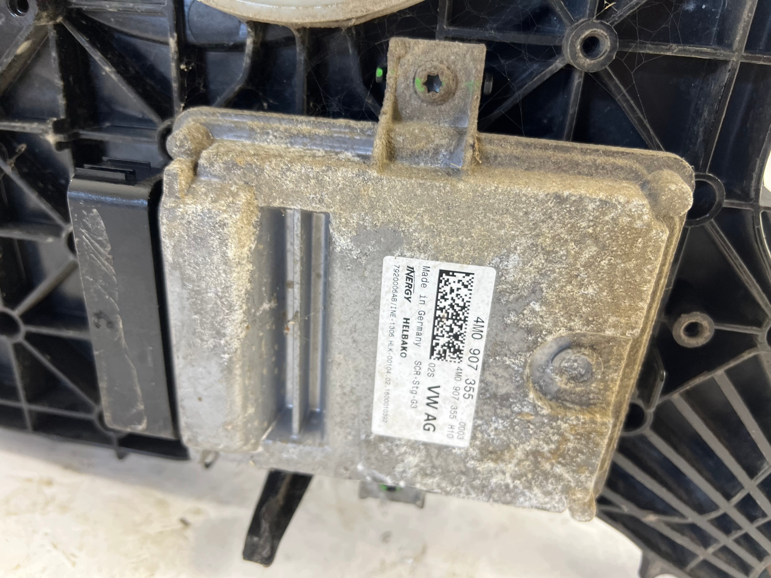 Behälter ADBLUE AUDI A4 B9 A5 8W 8W0 8W0131878AC 4M0907355