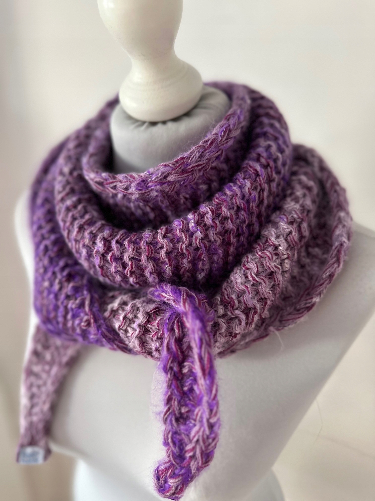 Šátek Baktus fialový handmade