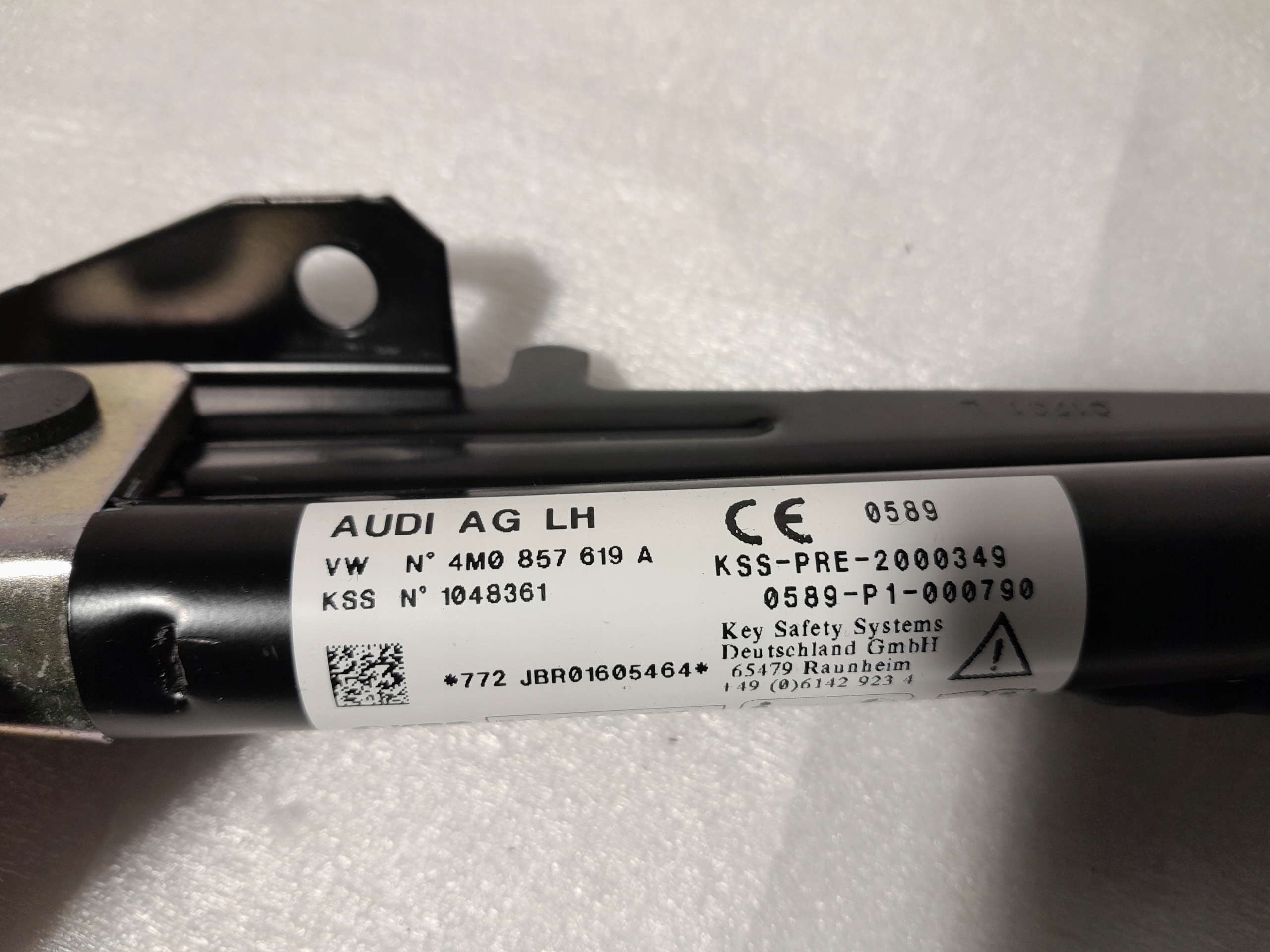 AUDI Q8 4M adjuster supports safety left front 4M0857619A