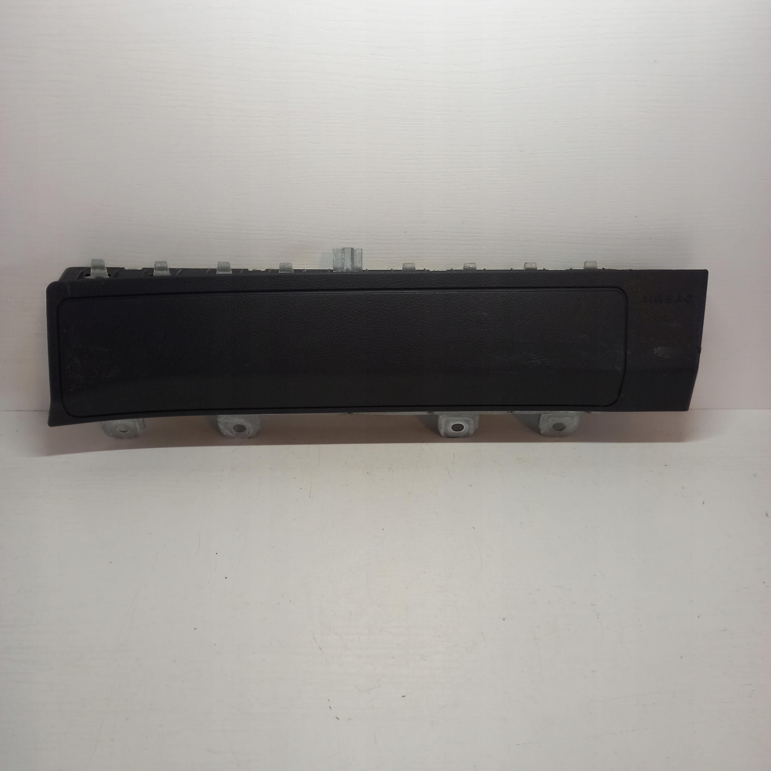 W176 AMG подушка для колена A1768600402