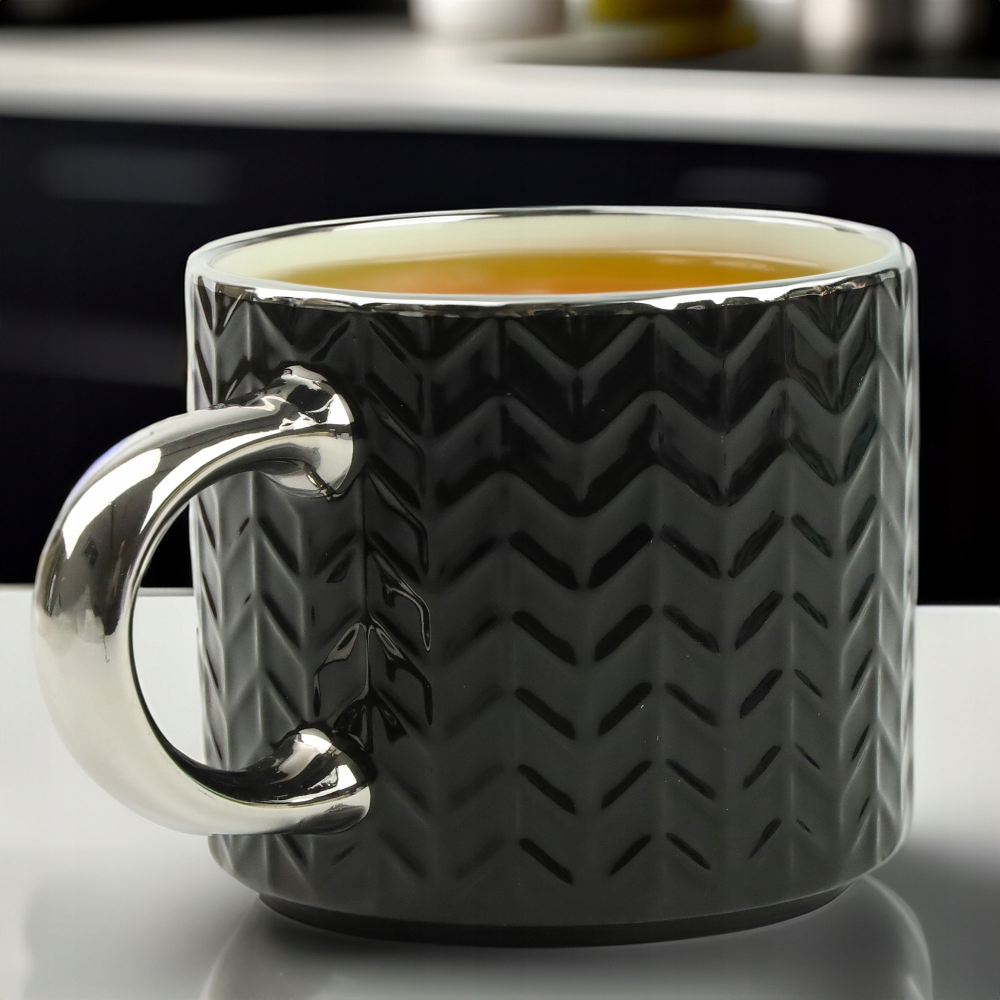 KUBEK PORCELANOWY DO KAWY HERBATY WZÓR SWETEREK 470ML ZE SREBRNYM UCHEM