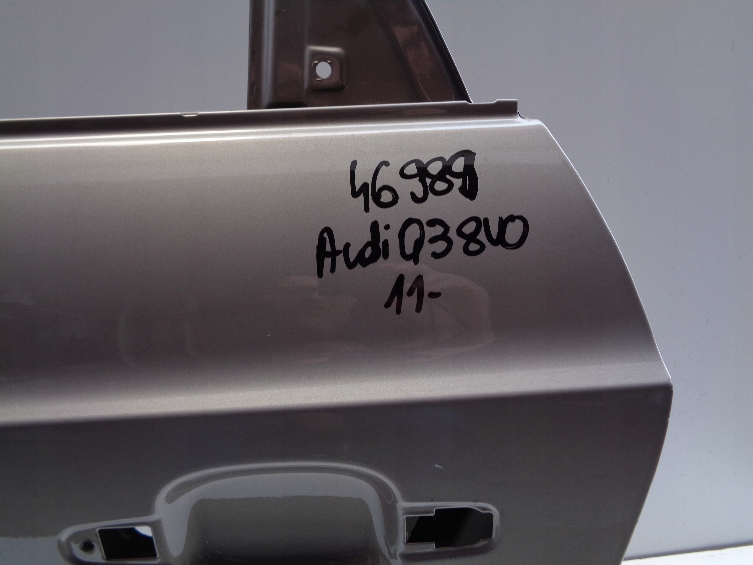 door left rear. AUDI Q3 8U 8U0 11- NR 46989