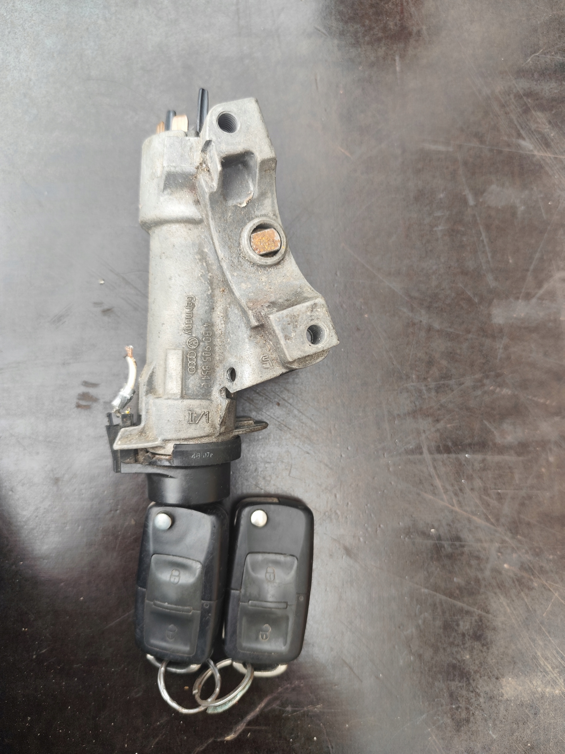 VW T5 2.5 TDI ignition + 2 KLUCZYKI