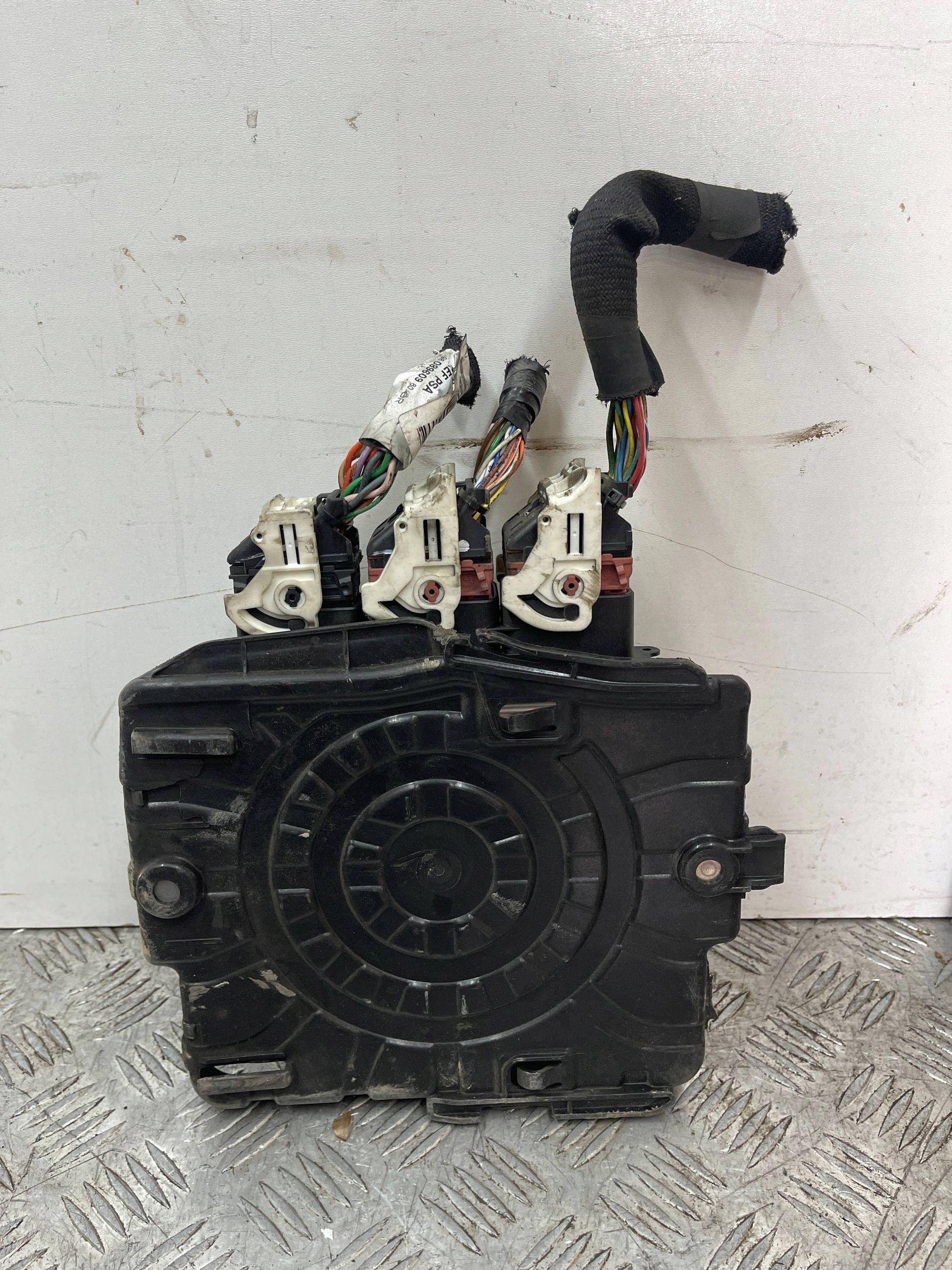 control unit of the engine computer PEUGEOT 2008 and 1 13- 1.6 E-HDI