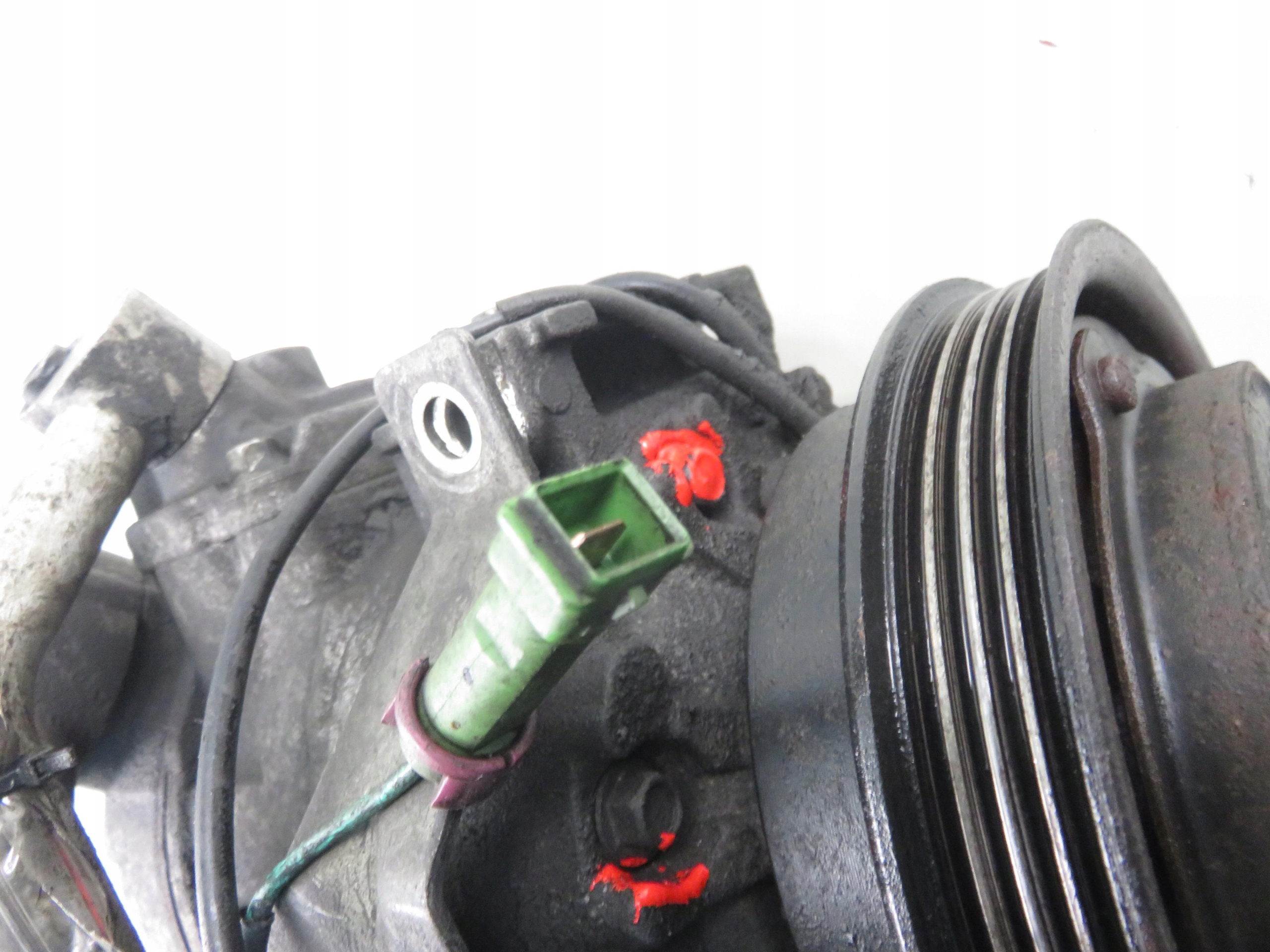 компрессор кондиционера M1077056