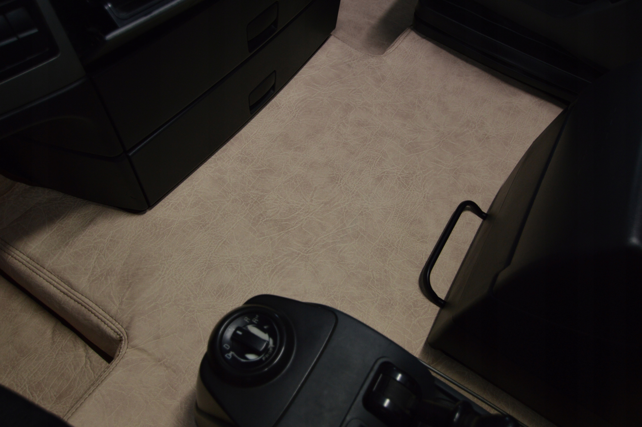 Dywaniki PRESTIGE LINE Man TGX od 2017 2 szuflady EAN 5904261601257