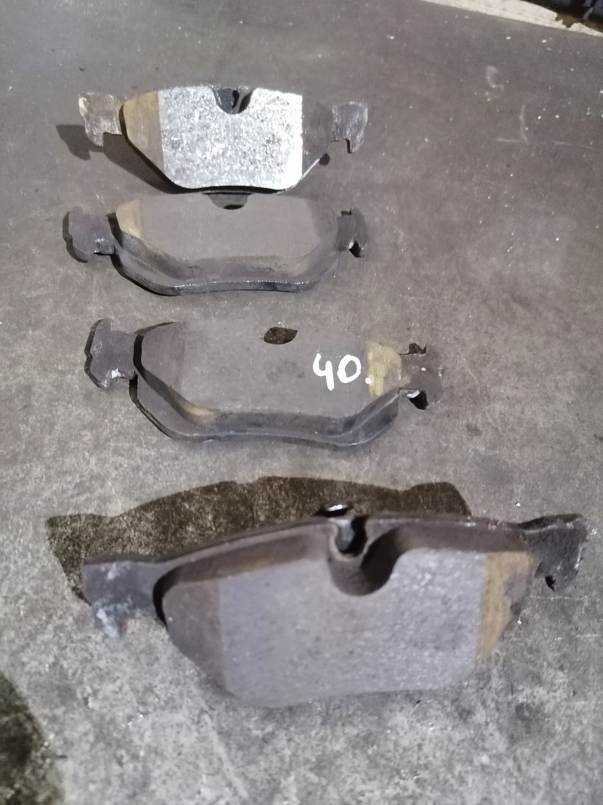 40 KLOCKI HAMULCOWE TYLNE BMW E90 E91