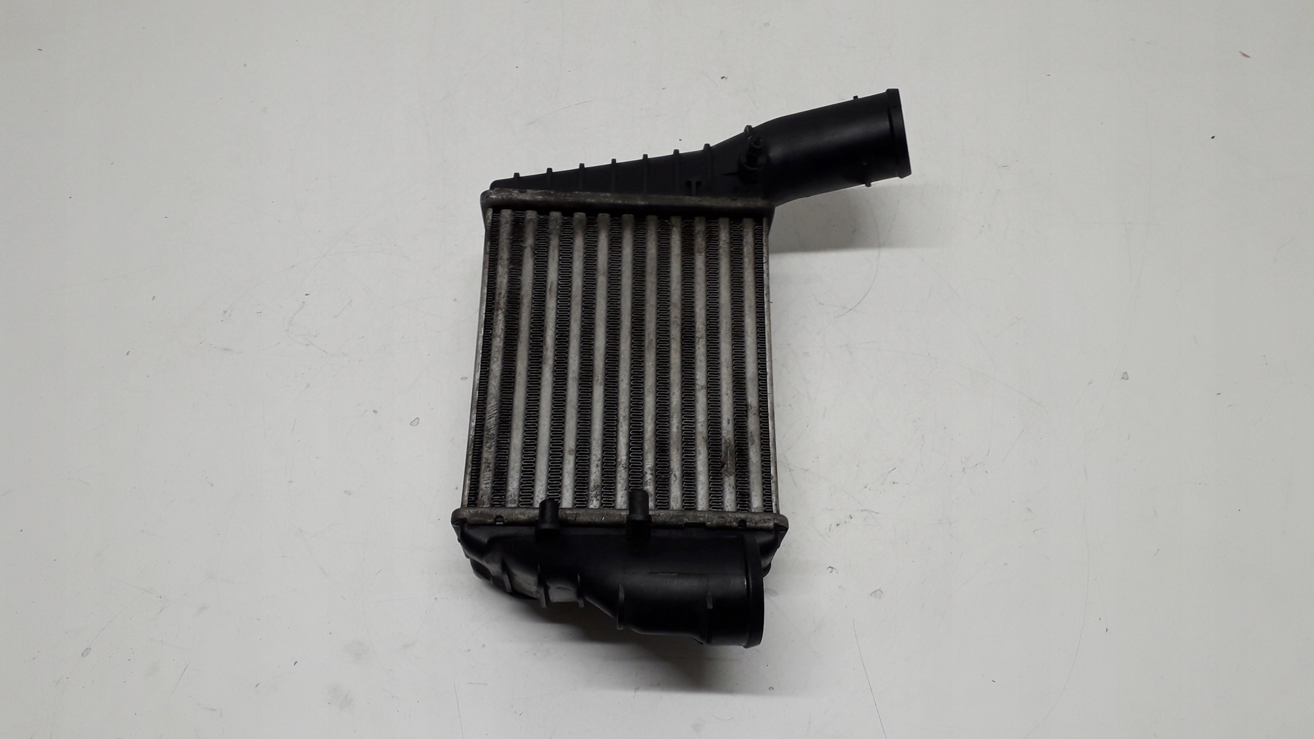 SUPERB I PASSAT B5 A4 A6 2.5 TDI INTERCOOLER PRAWY