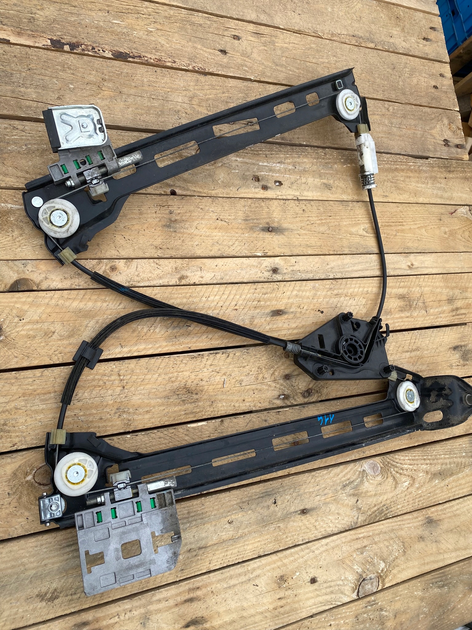 mechanism windows right front Volkswagen cc 962850-104