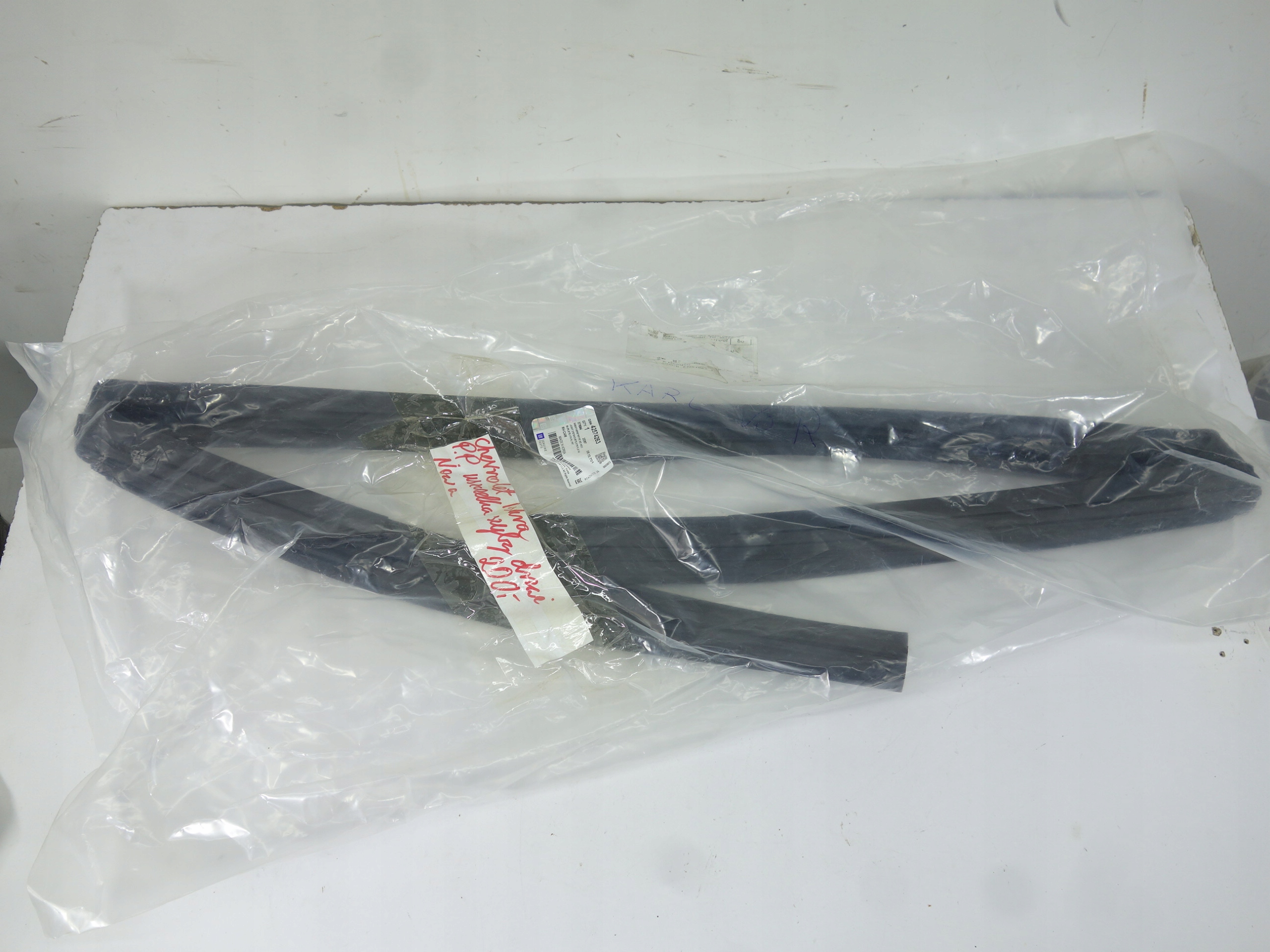 USZCZELKA SZYBY DRZWI PRZÓD PRAWA CHEVROLET ISKRA 42574263