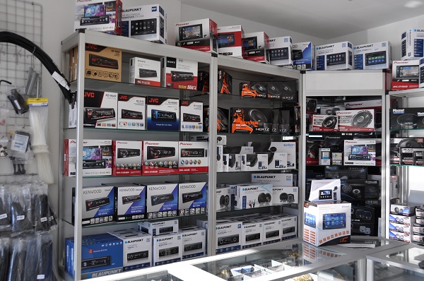 ODTWARZACZ DVD USB SD Phonocar VM015 1/2-DIN Model VM015