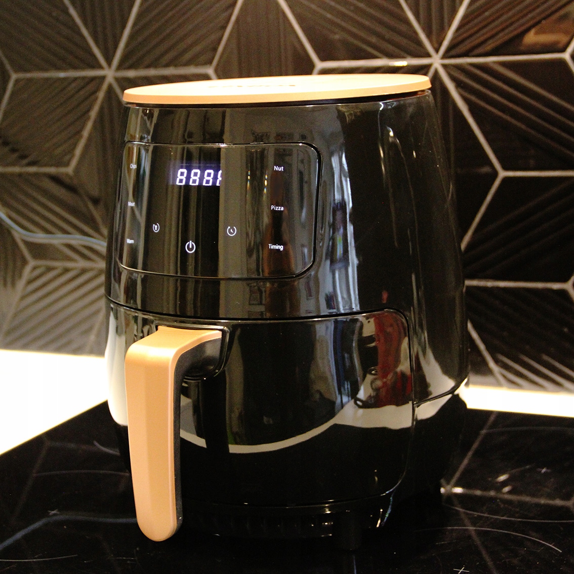 Frytkownica beztłuszczowa panel dotykowy 5 programów WARM czarno/złota Moc 1400 W