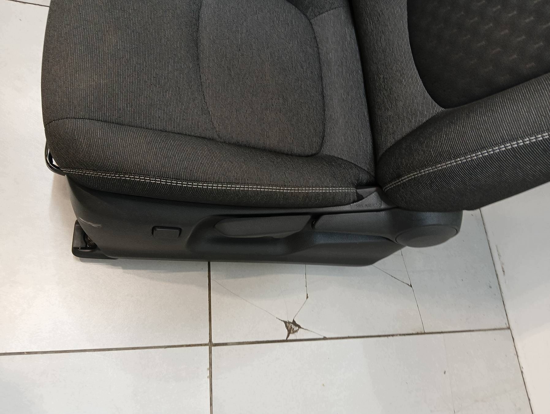 seats left right front GRZANE KPL Toyota Corolla XII (2018-) E21