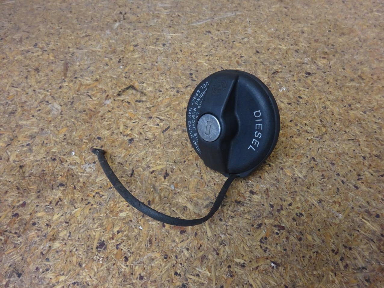 OPEL COMBO III D FIAT DOBLO 1.3 CDTI KOREK WLEWU PALIWA DIESEL