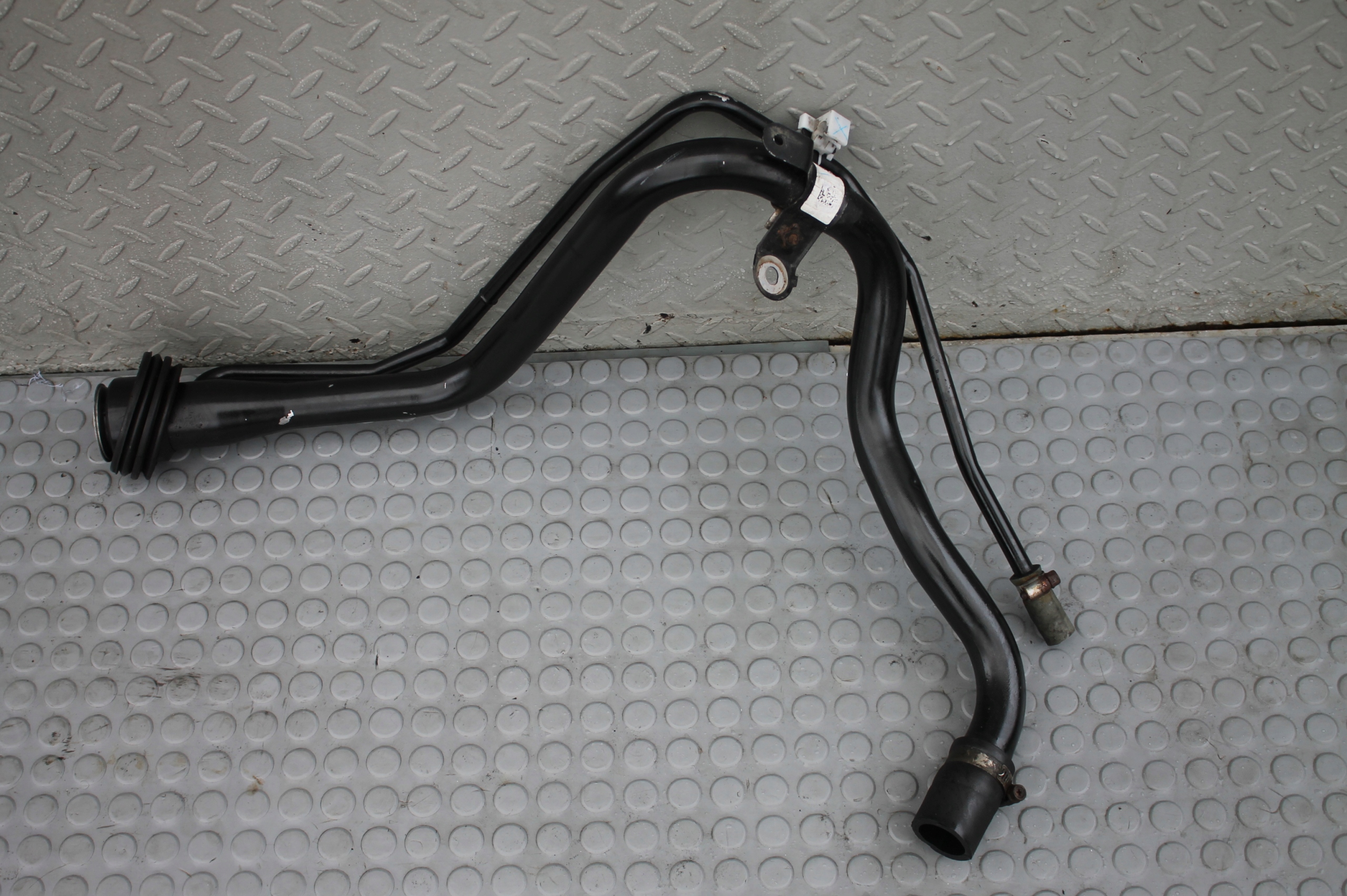 WLEW RURA PALIWA TOYOTA AURIS II 1.4 D4D HB 12-18