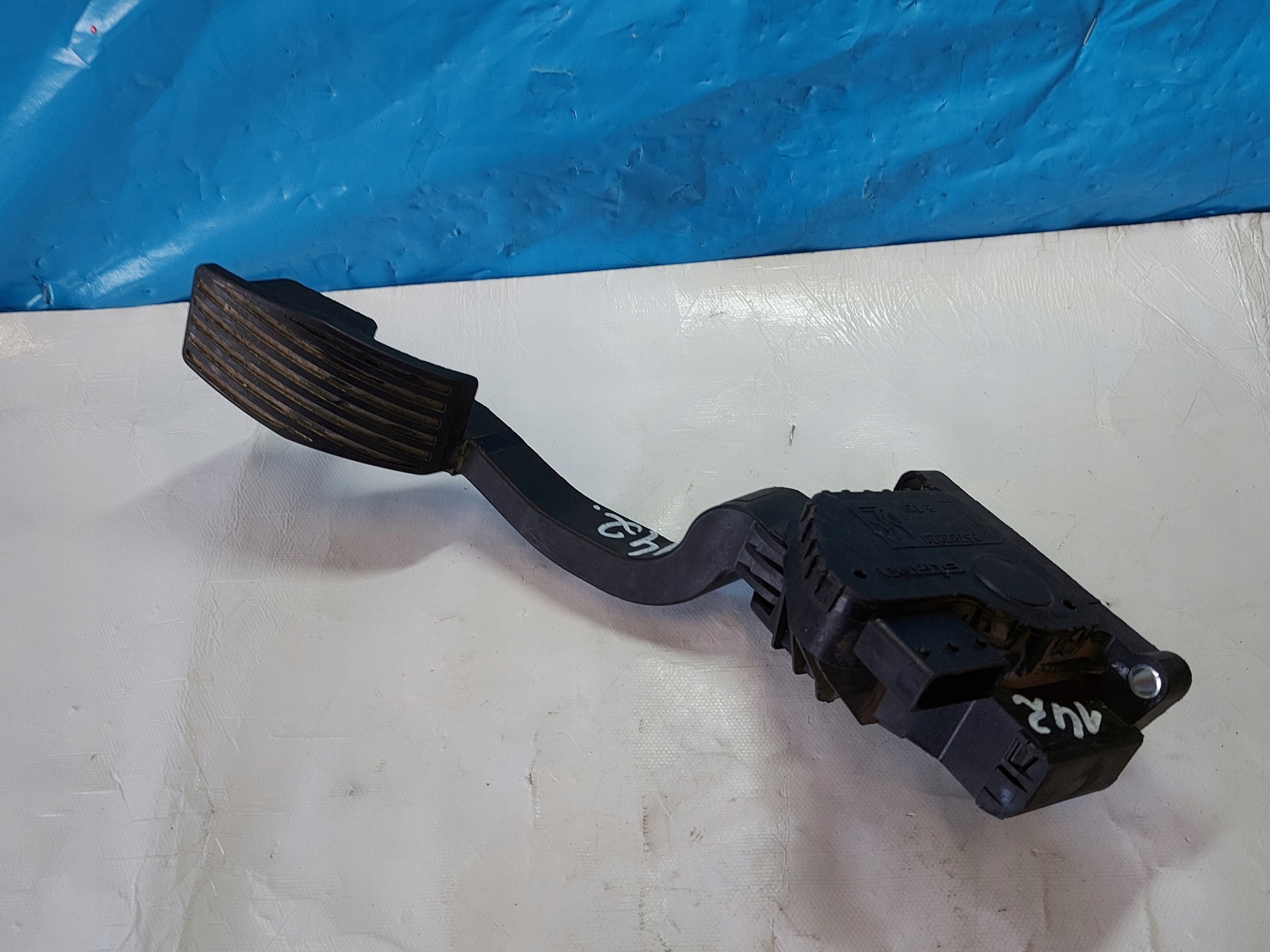 accelerator pedal CORSA D 1.2 B 55702020